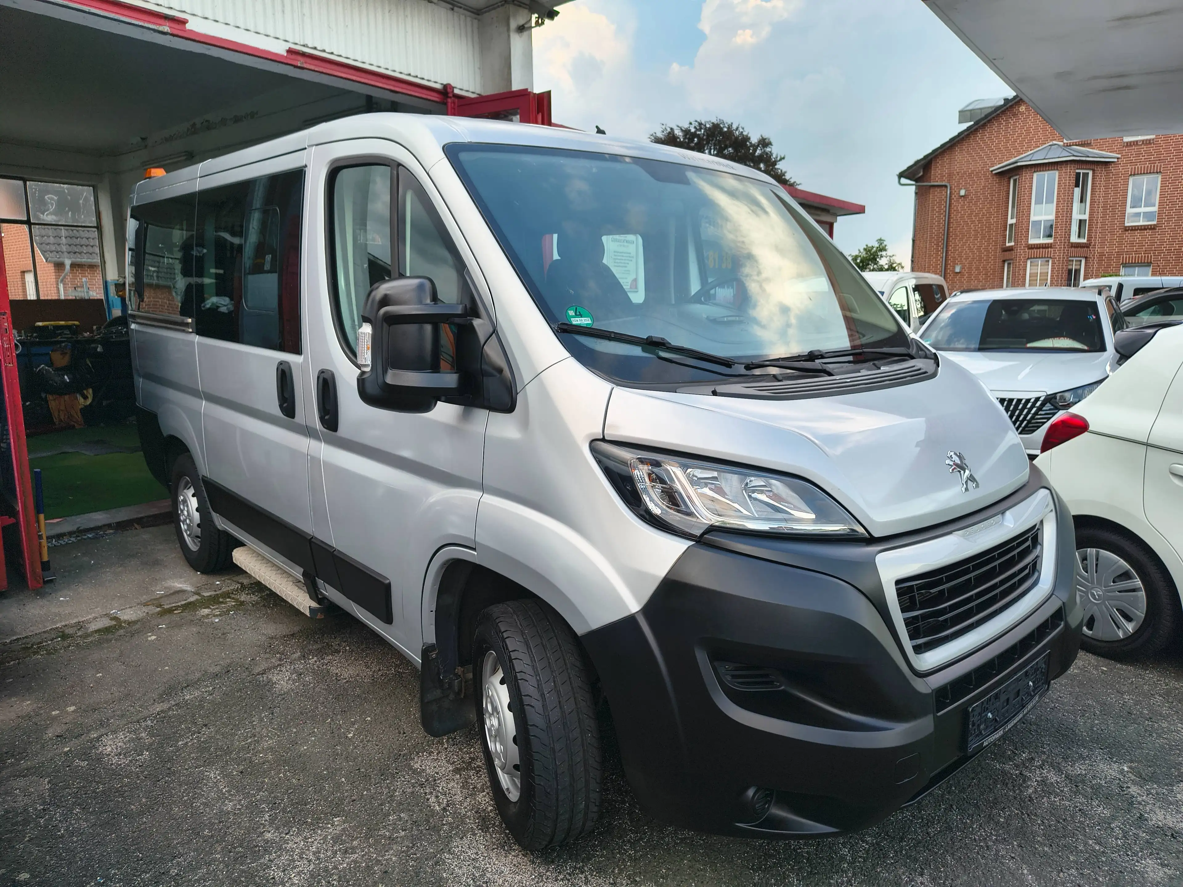 Peugeot Boxer 330 L1H1 Active Blue-HDi 140 Rollstuhlrampe — photo 6
