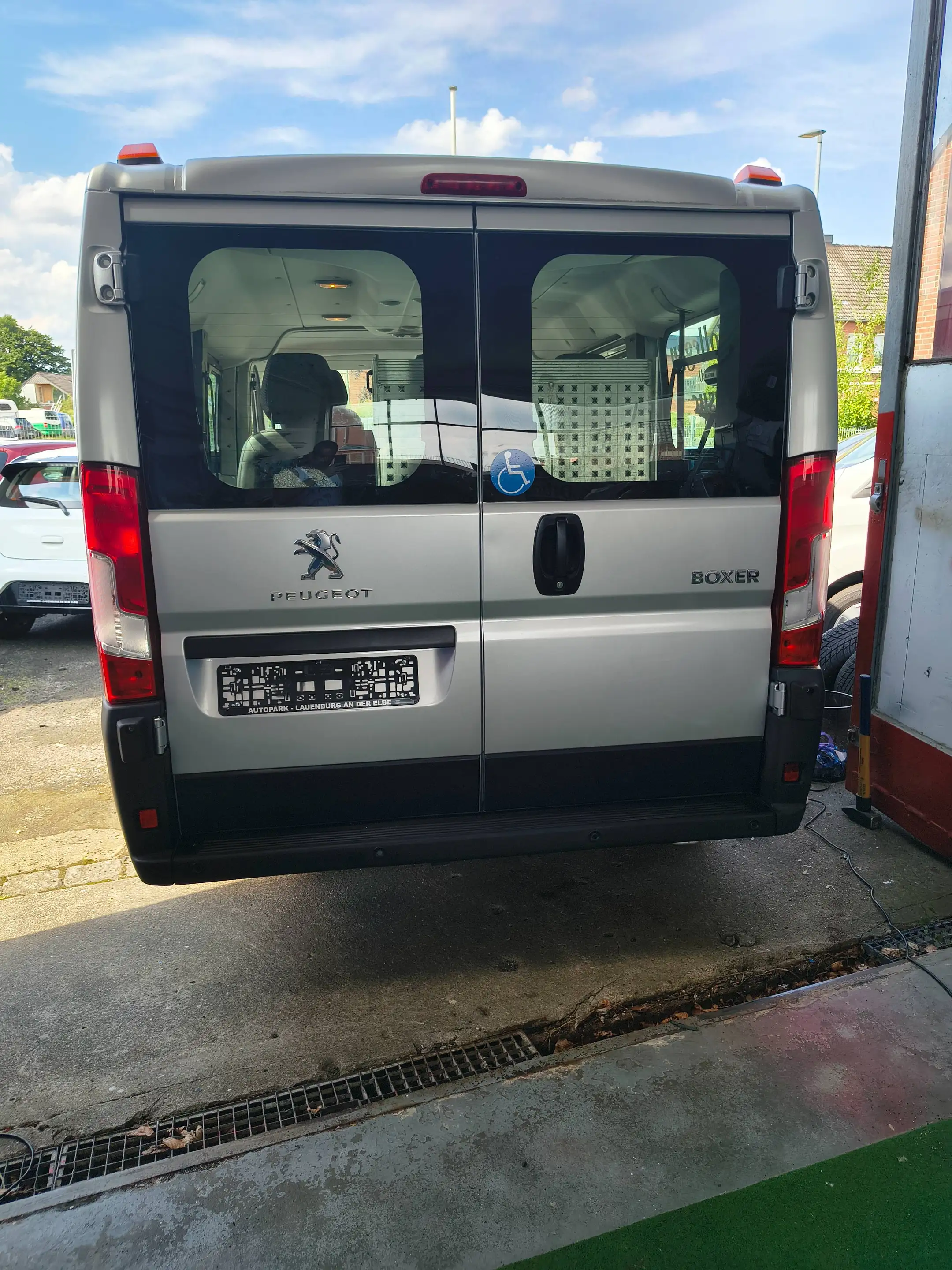 Peugeot Boxer 330 L1H1 Active Blue-HDi 140 Rollstuhlrampe — photo 3