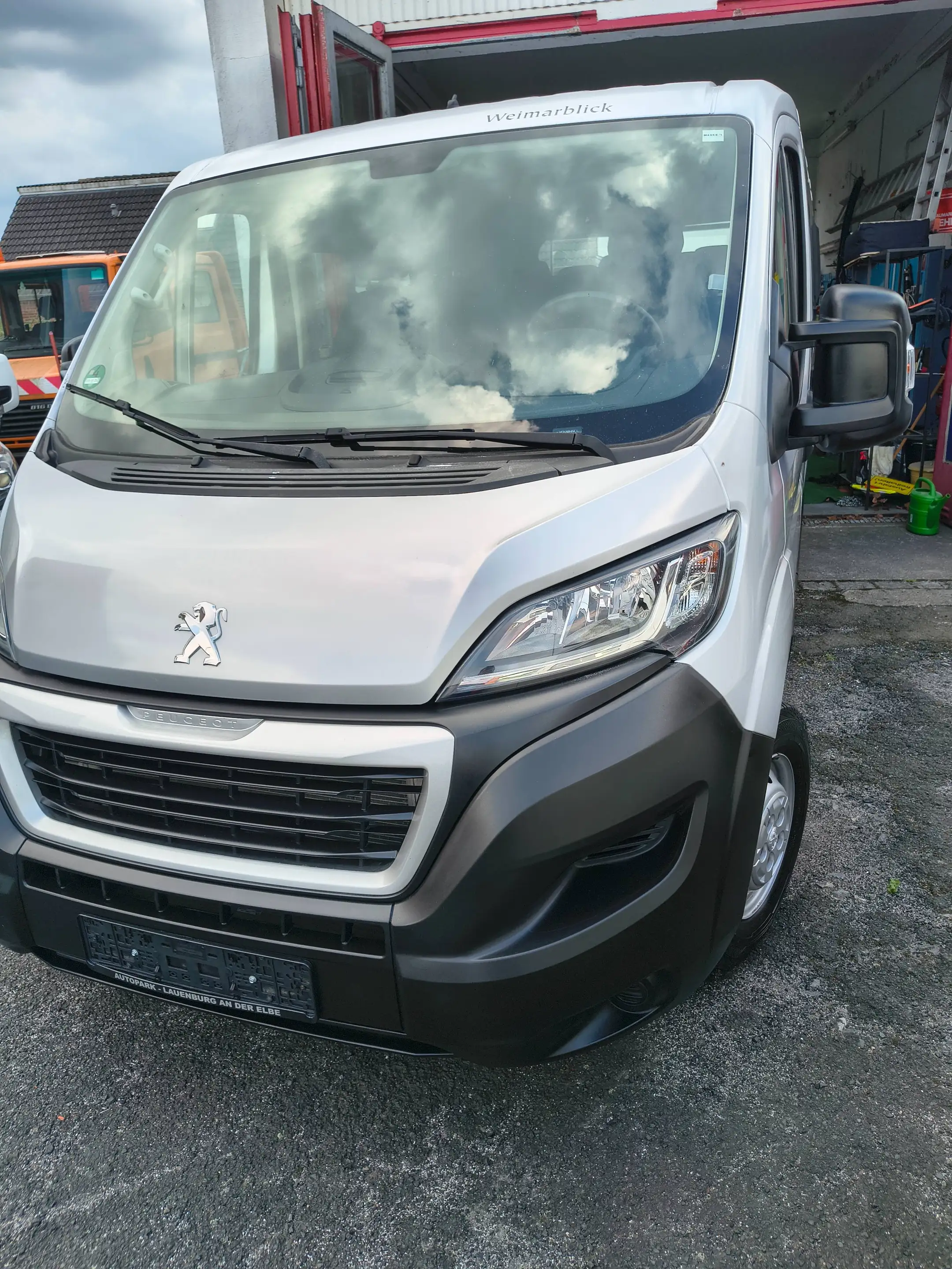Peugeot Boxer 330 L1H1 Active Blue-HDi 140 Rollstuhlrampe