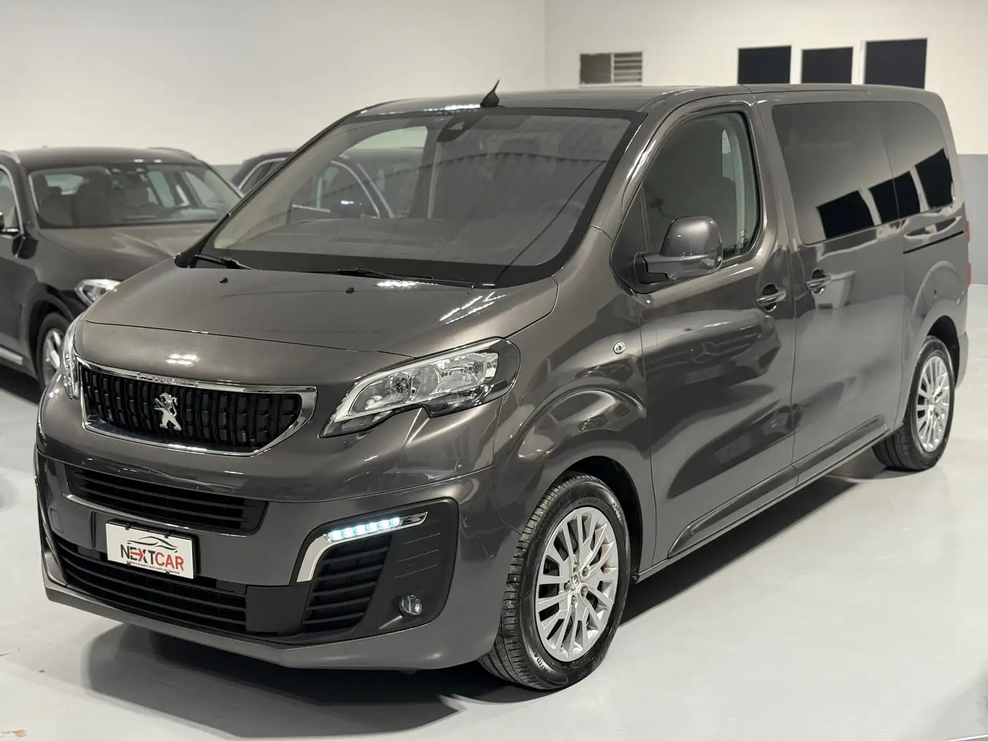 Peugeot Traveller 8 POSTI BlueHDi 150cv Standard Allure Grigio - 1