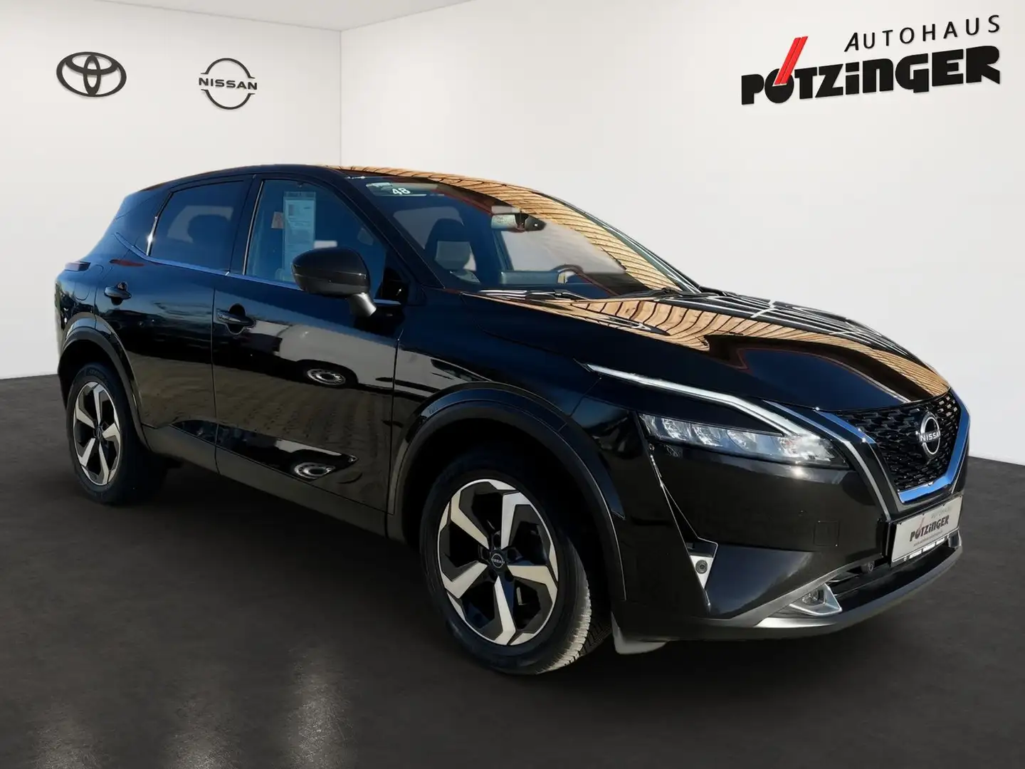 Nissan Qashqai 1.3DIG-T N-Connecta Xtronic,Navi,Winter Schwarz - 2