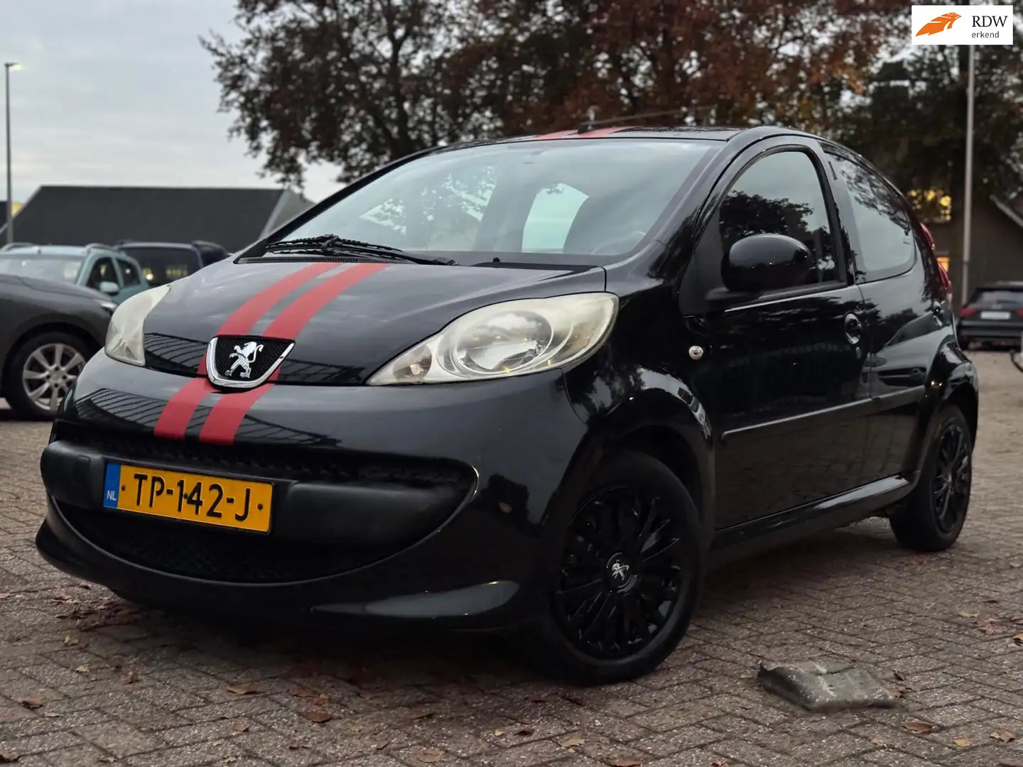 Peugeot 107 1.0-12V XR 5DEURS AIRCO APK APPLE CARPLAY!!! Zwart - 1