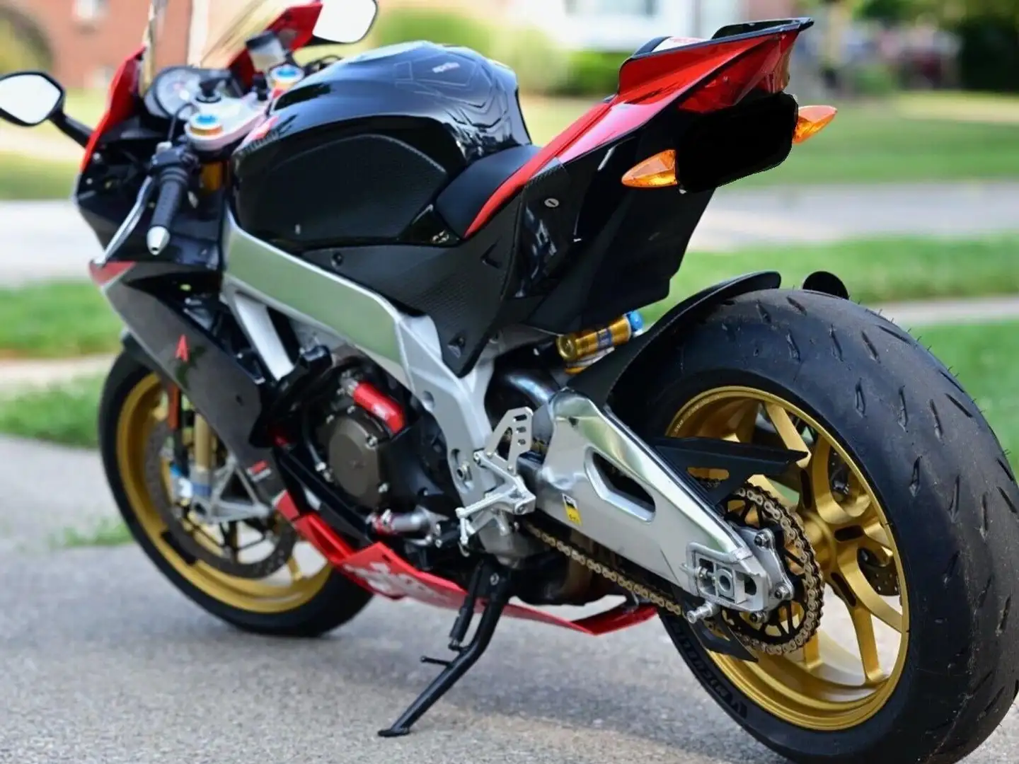 Aprilia RSV4 Roşu - 2