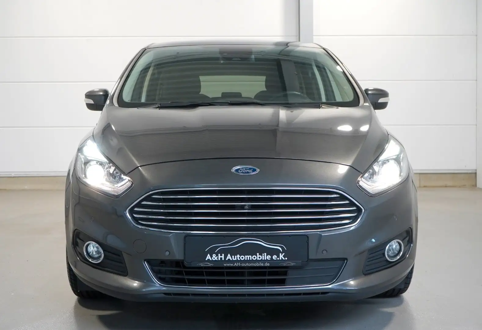Ford S-Max S-MAX 2.0 EcoBlue Aut. Titanium *AHK*LED*KAMERA* Grijs - 2