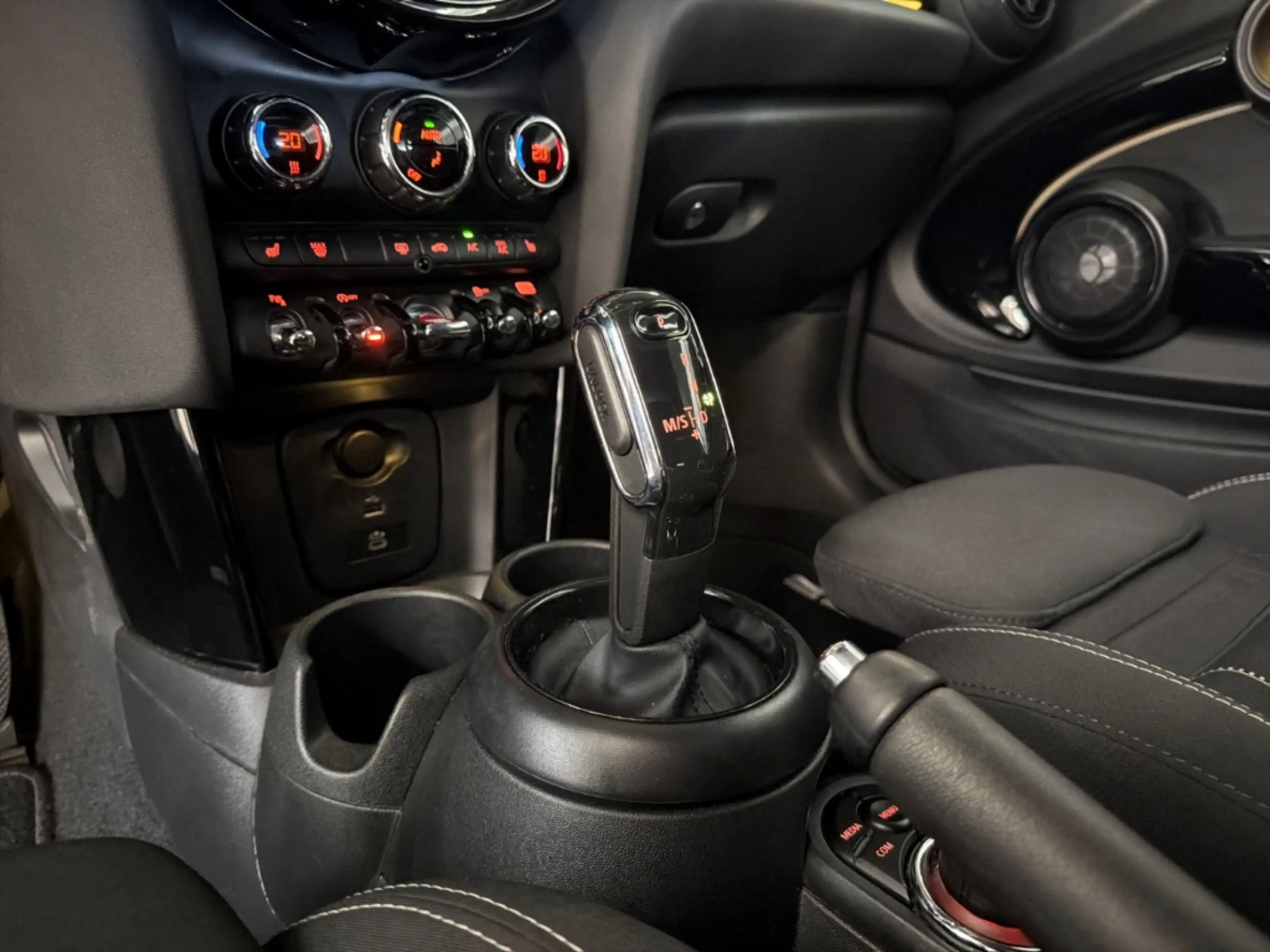 MINI Cooper S Cabrio SportAut.Navi HUD LED Harman Kam — photo 13