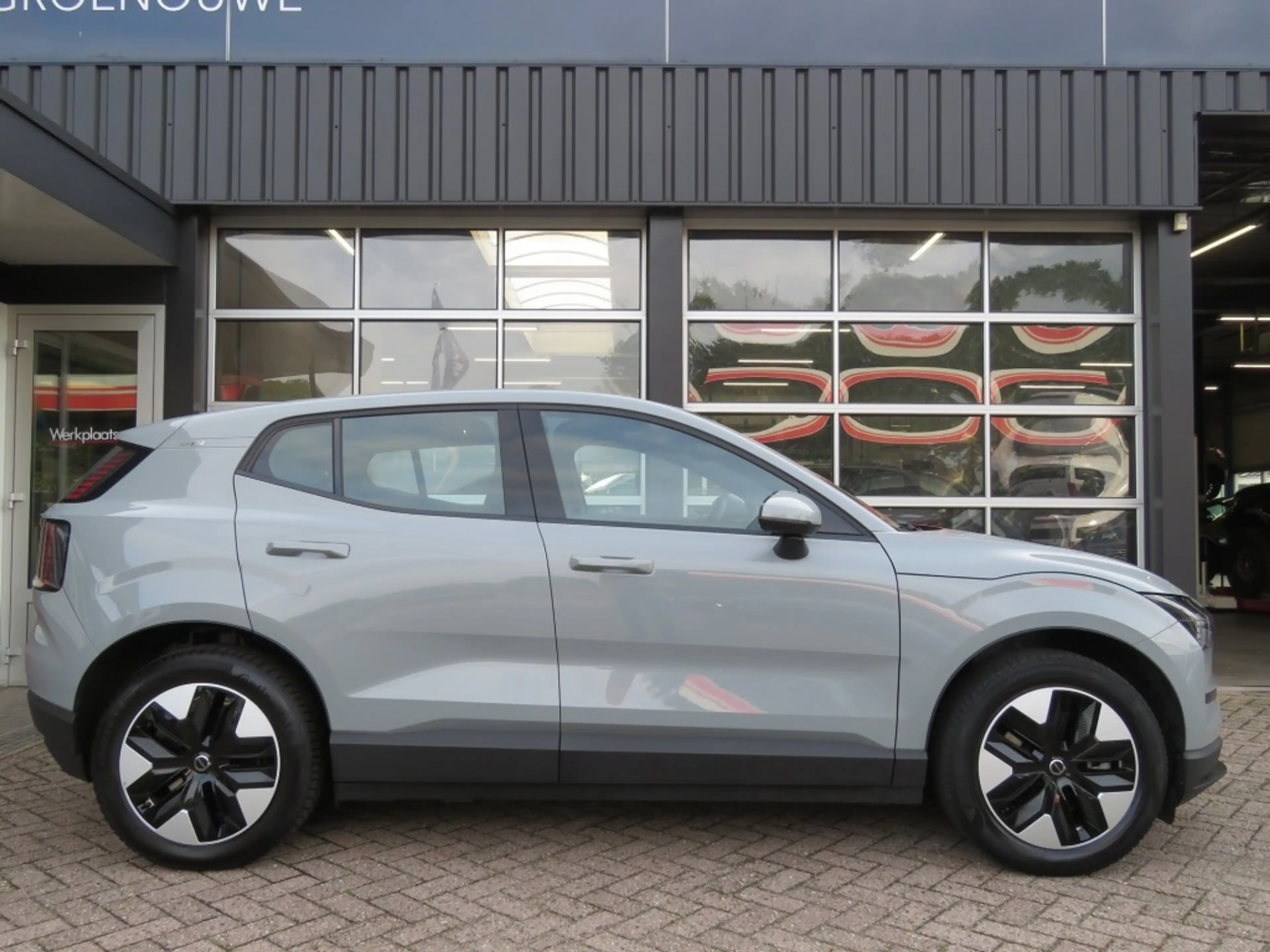 Volvo EX30 EXTENDED CORE 69 KWH / Trekhaak / Camera / BOVAG g — photo 34