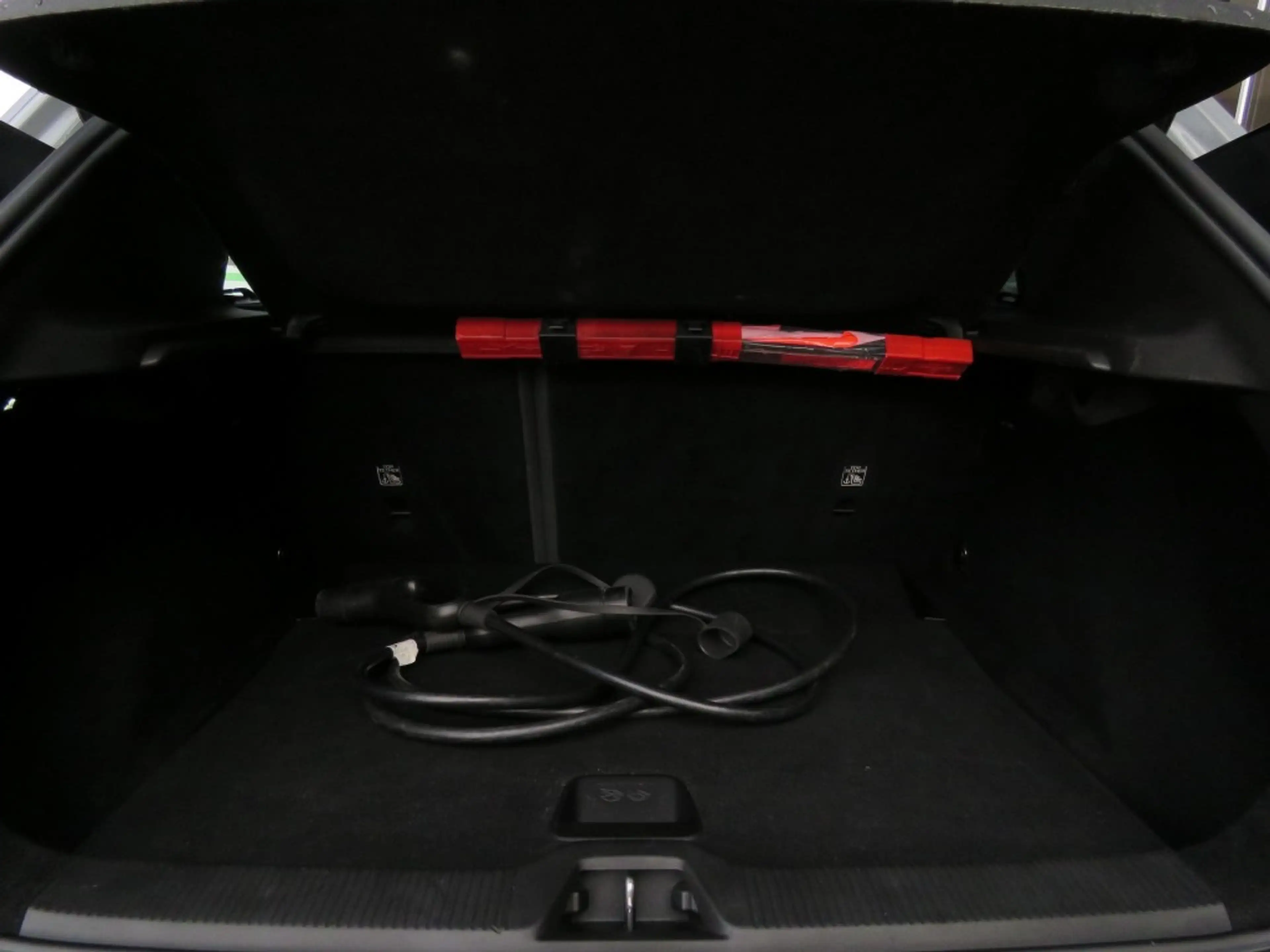 Volvo EX30 EXTENDED CORE 69 KWH / Trekhaak / Camera / BOVAG g — photo 20