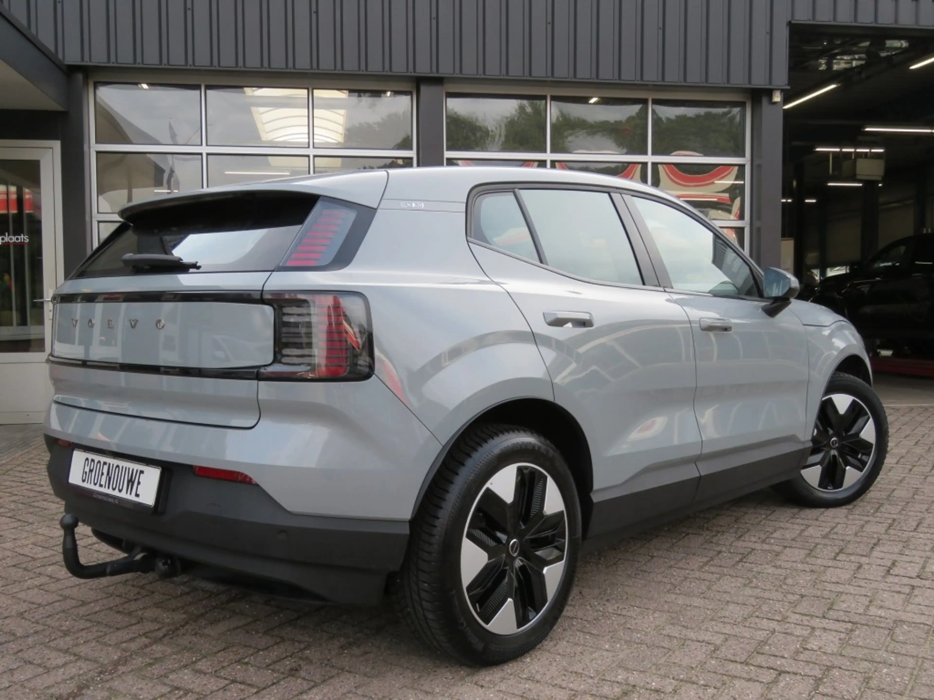 Volvo EX30 EXTENDED CORE 69 KWH / Trekhaak / Camera / BOVAG g — photo 31