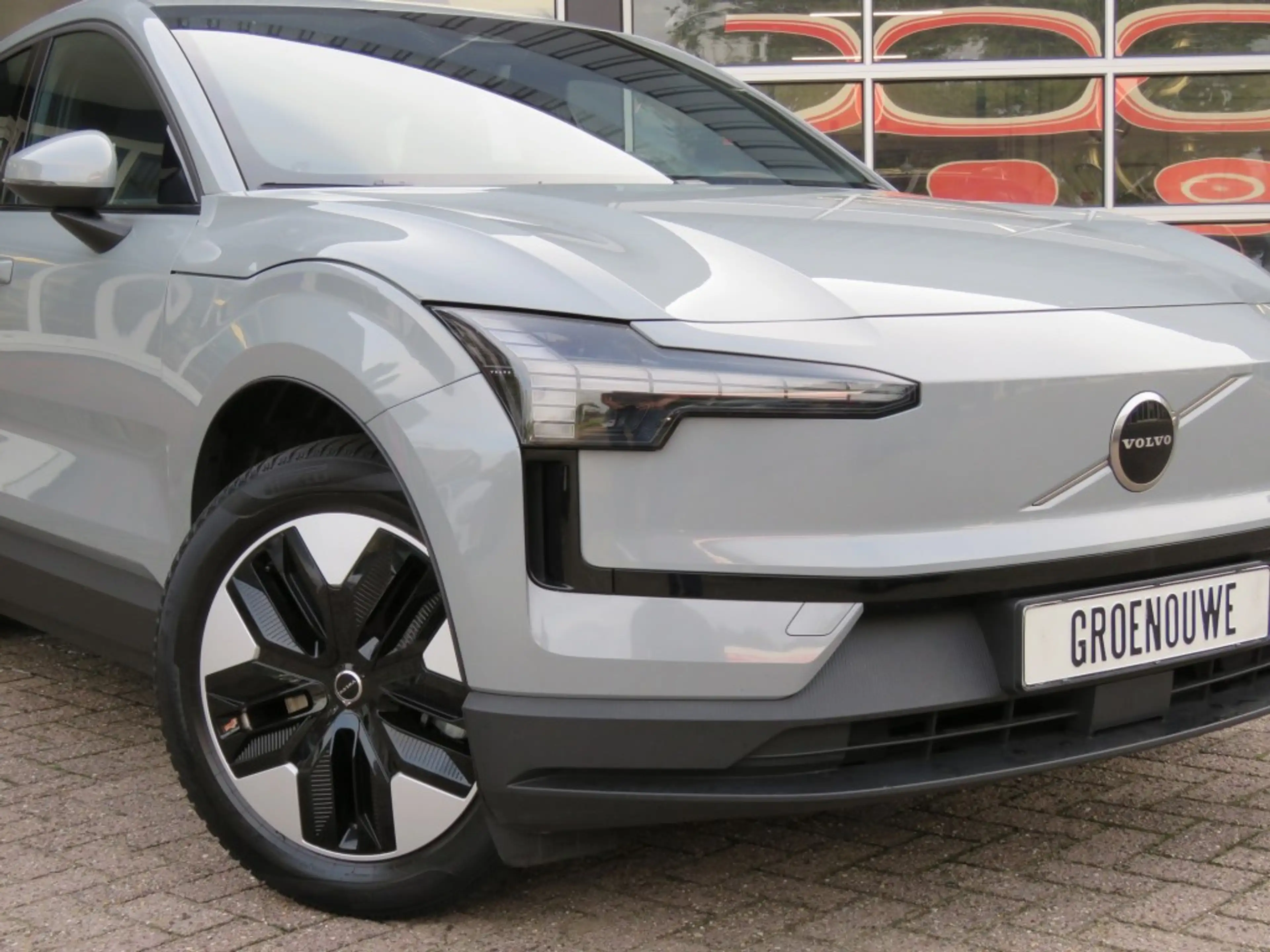 Volvo EX30 EXTENDED CORE 69 KWH / Trekhaak / Camera / BOVAG g — photo 30