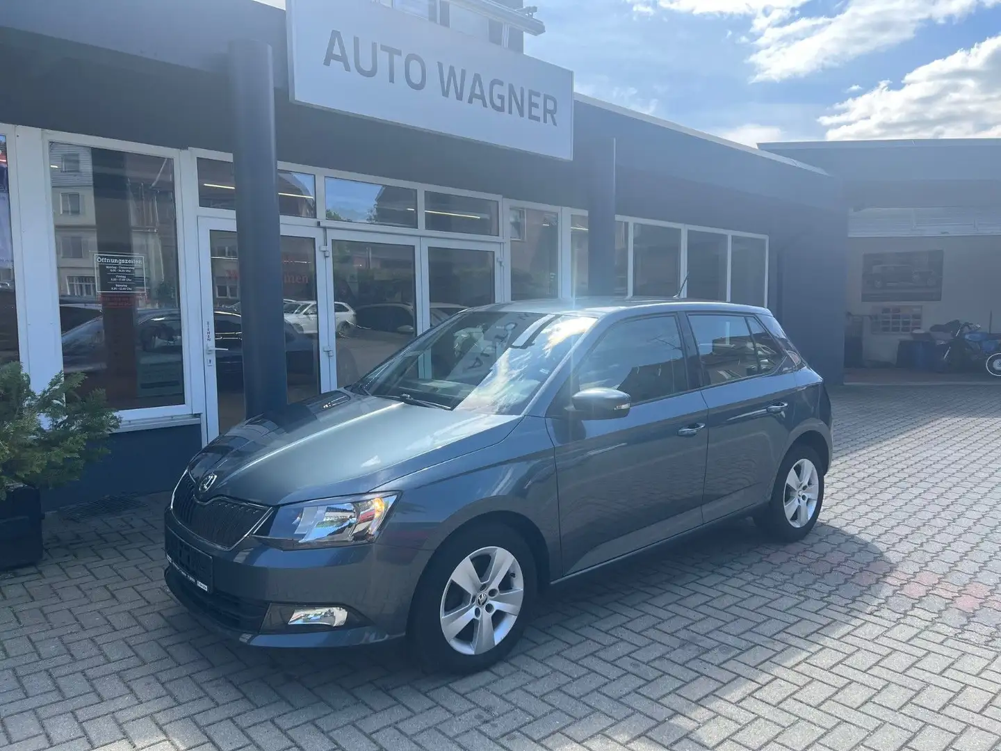 Skoda Fabia Ambition DSG *EPH SH TEL KLIMA TEM LICHTAS Grau - 1