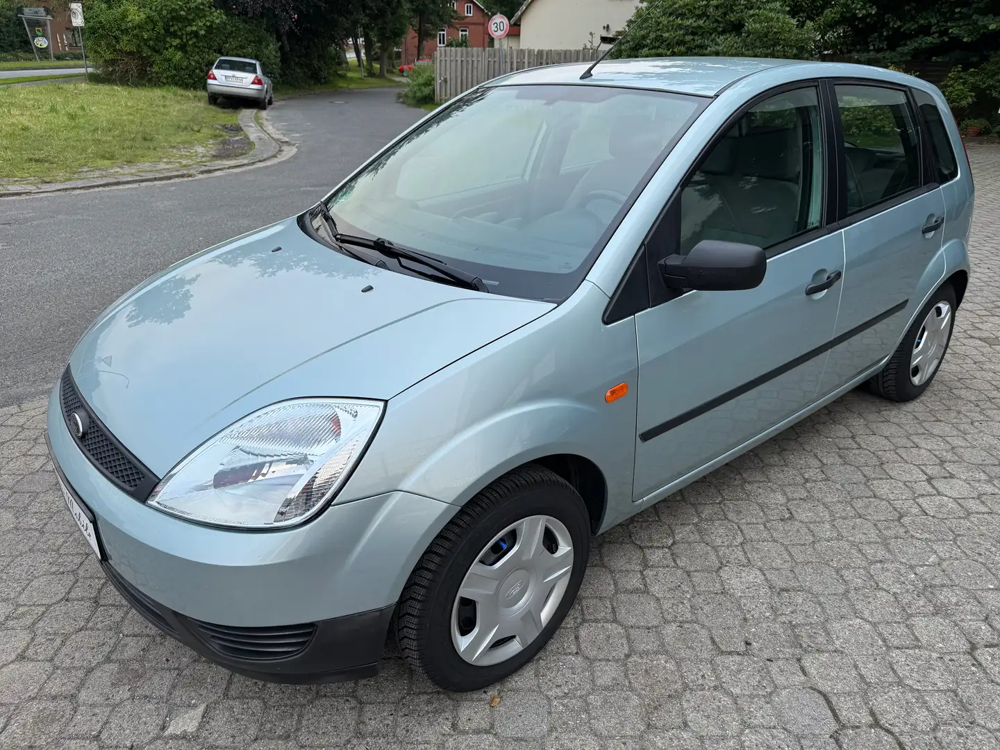 Ford Fiesta 1.4 *nur 24 TKM*2.Hand*schöner Zustand* Vert - 2