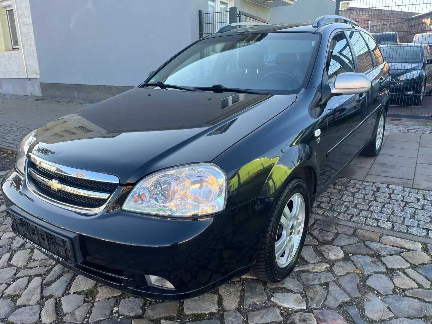 Chevrolet Nubira SE Schwarz - 1