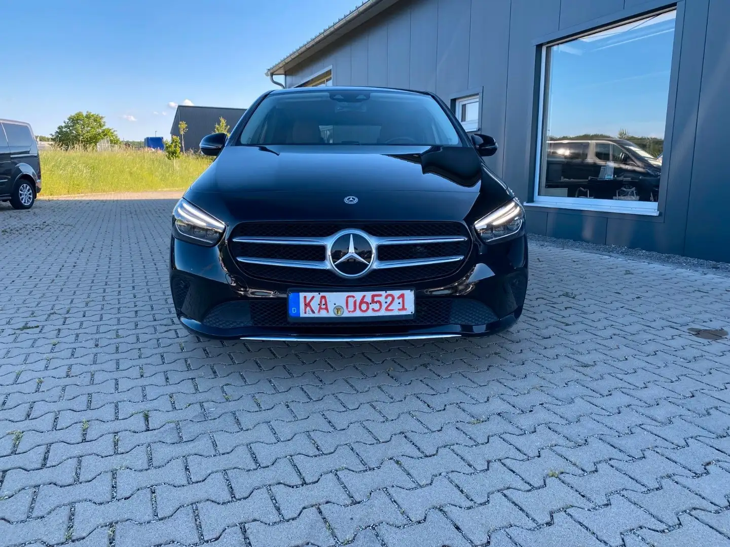 Mercedes-Benz B 200 d 4Matic Progressive/ Muti BEM/PDC Schwarz - 2