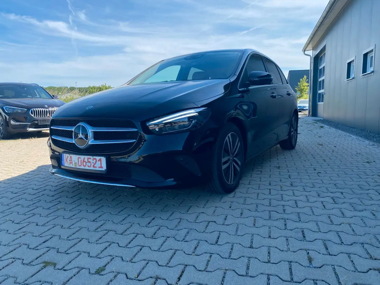 Mercedes-Benz B 200 d 4Matic Progressive/ Muti BEM/PDC Schwarz - 1