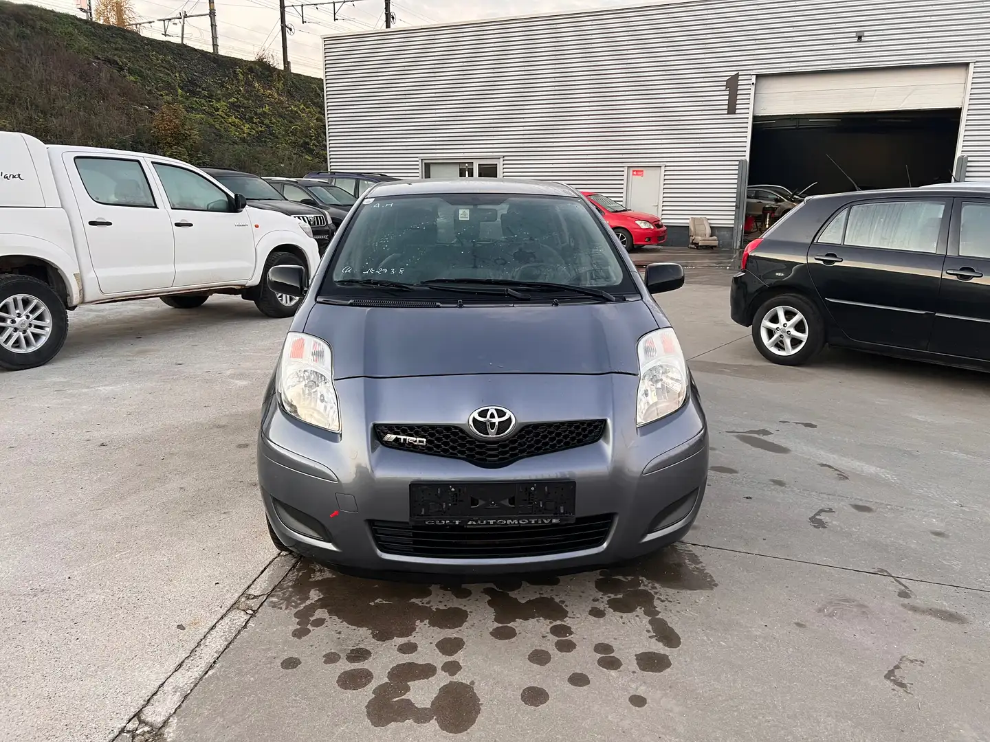 Toyota Yaris Yaris 1.0i VVT-i Chill Out II Gris - 1
