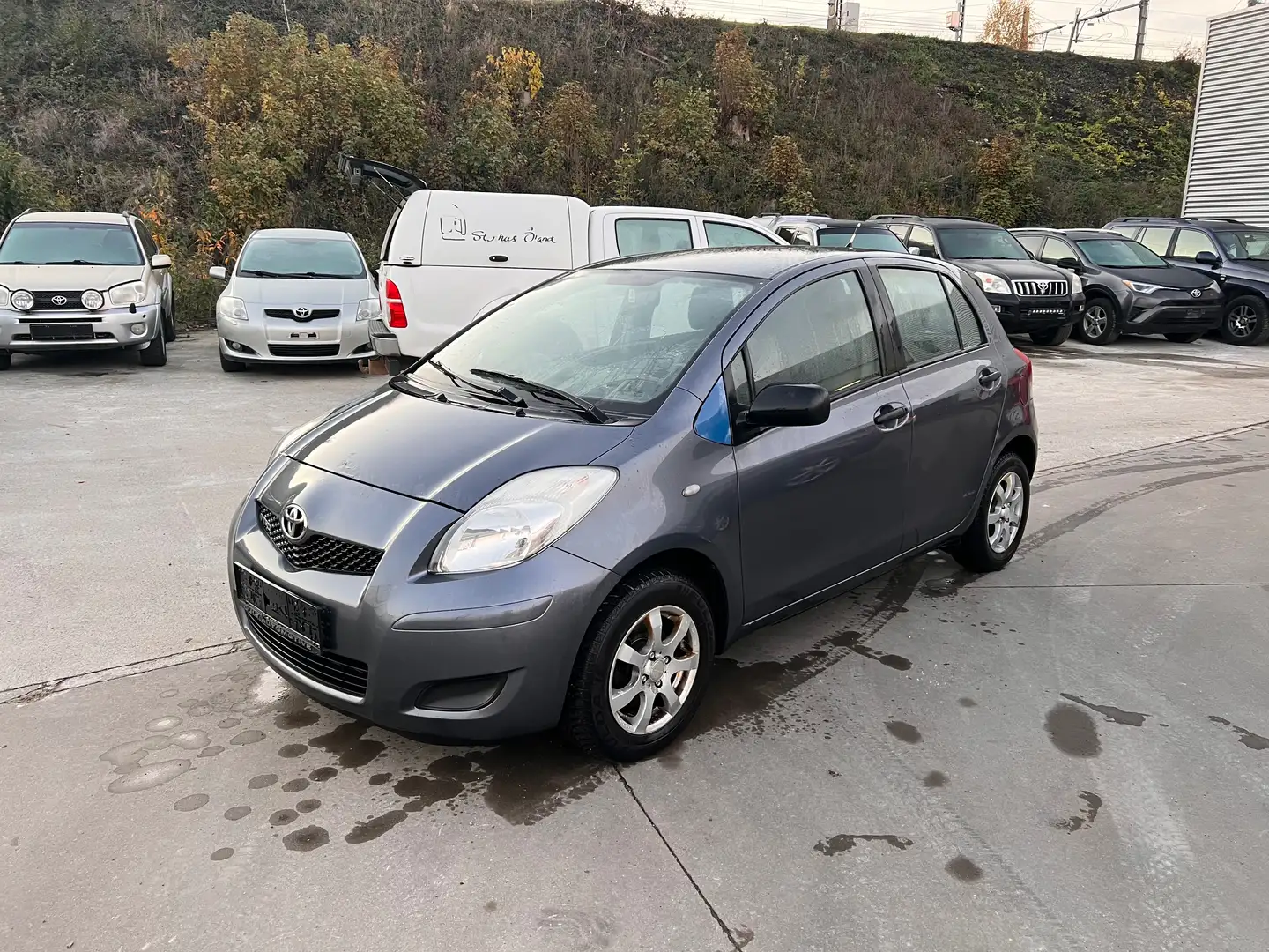 Toyota Yaris Yaris 1.0i VVT-i Chill Out II Gris - 2