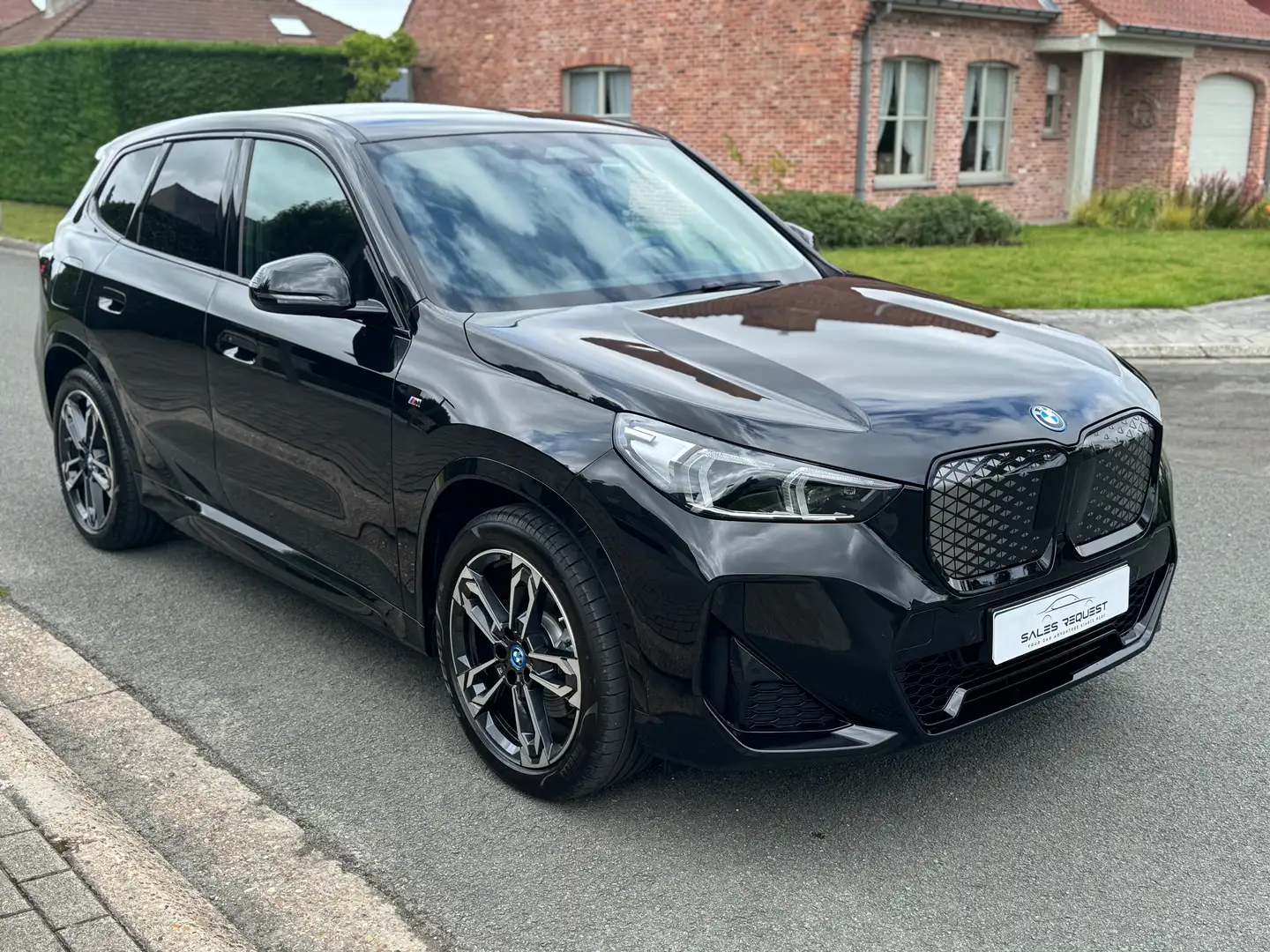 BMW iX1 iX1 xDrive30 M Sportpaket Noir - 2