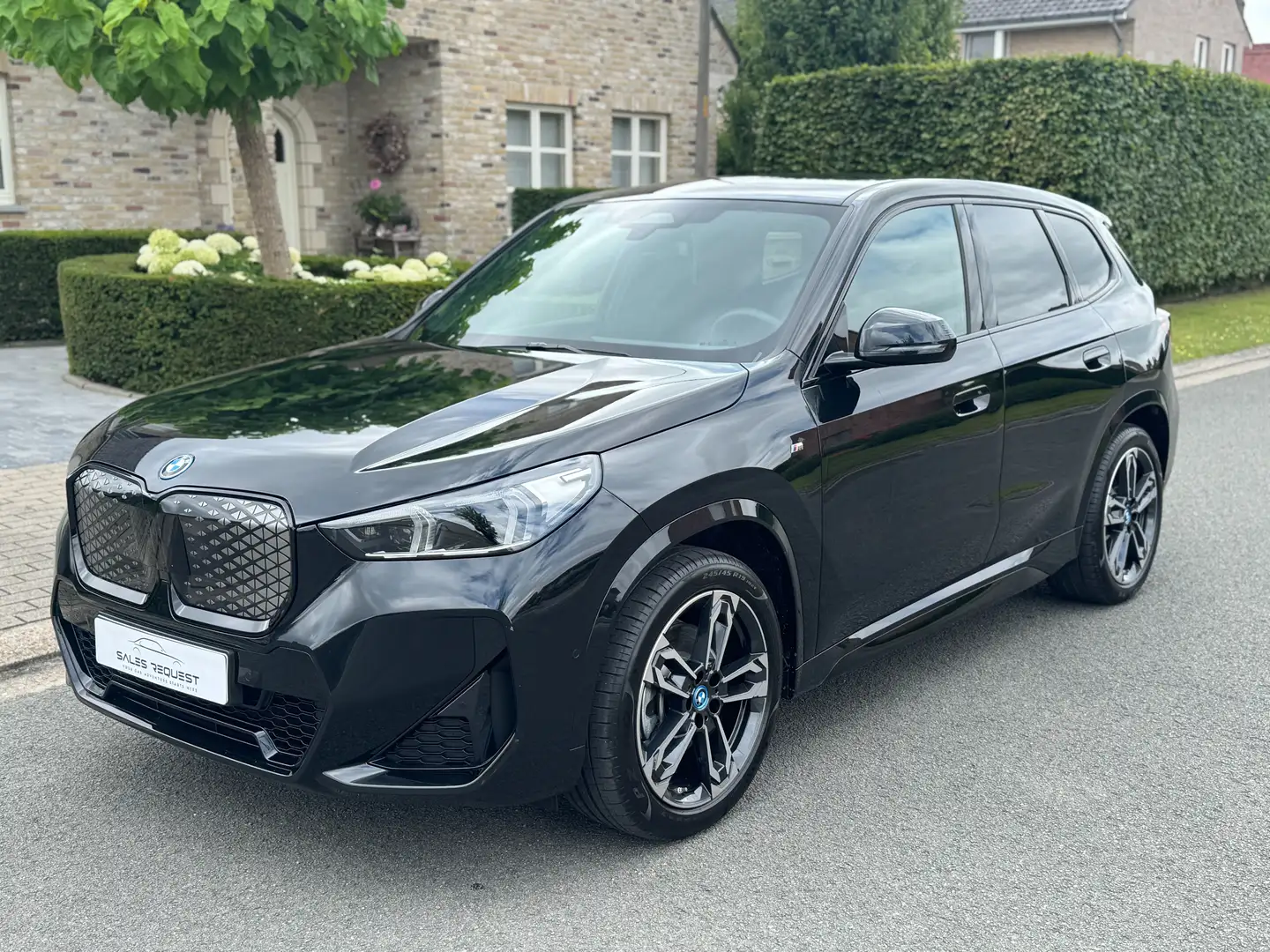 BMW iX1 iX1 xDrive30 M Sportpaket Noir - 1