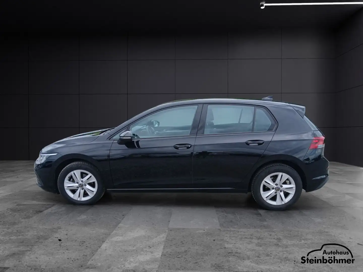Volkswagen Golf Life 2.0TDI DSG LED NAV SHZ ACC AppCon Navi Zwart - 2