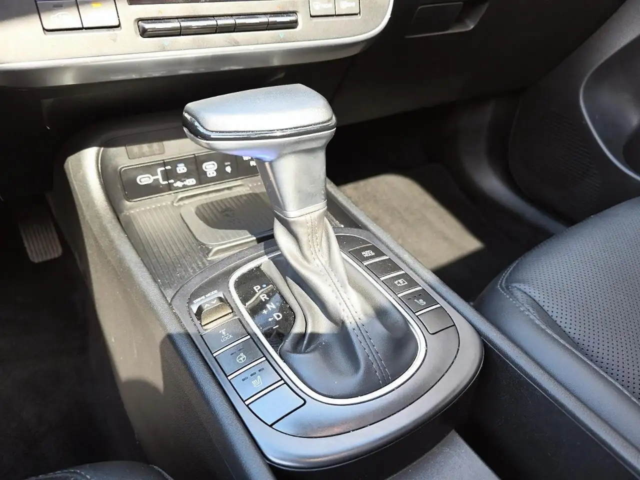 Hyundai KONA снимка Hyundai KONA