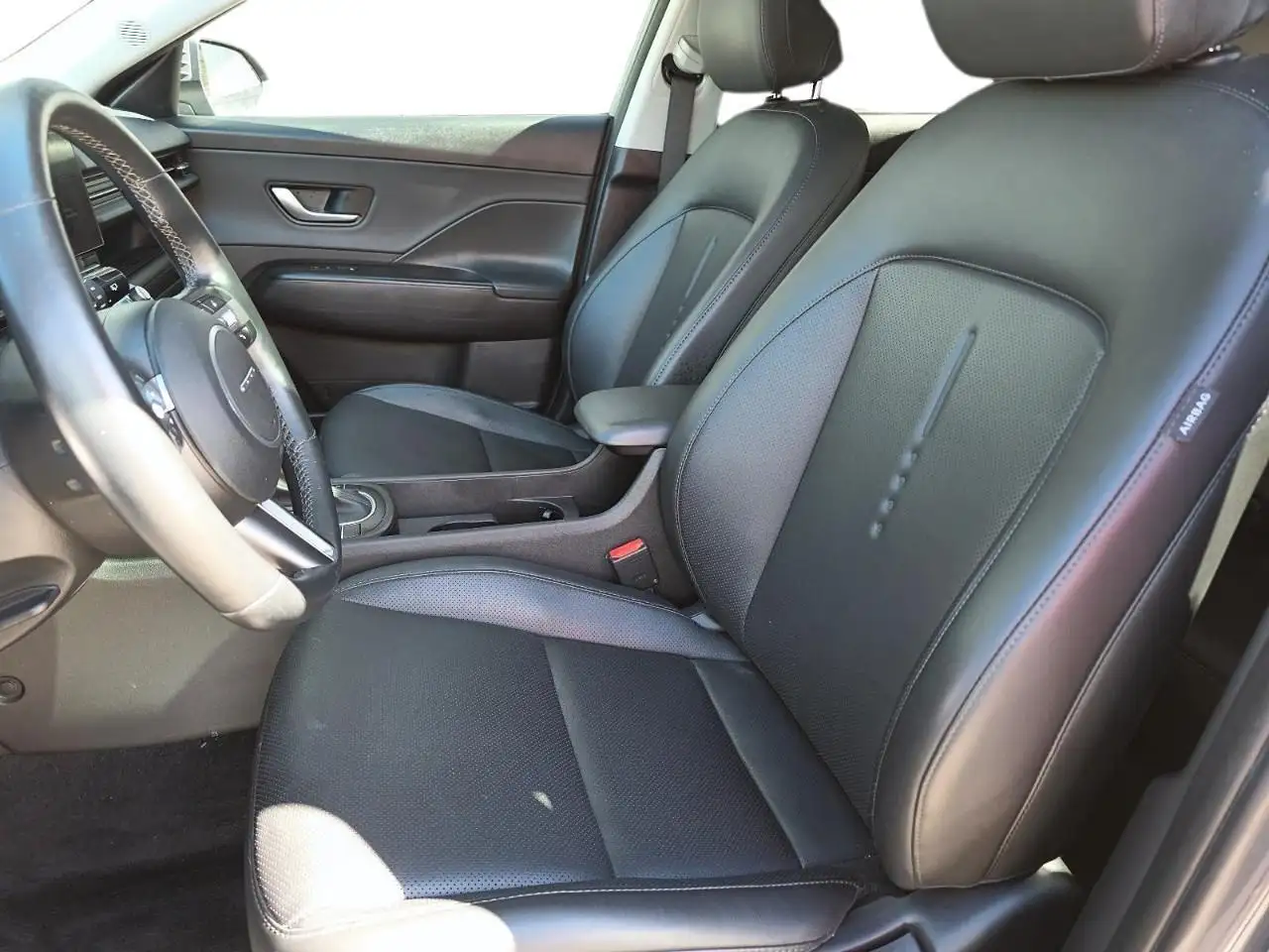 Hyundai KONA снимка Hyundai KONA