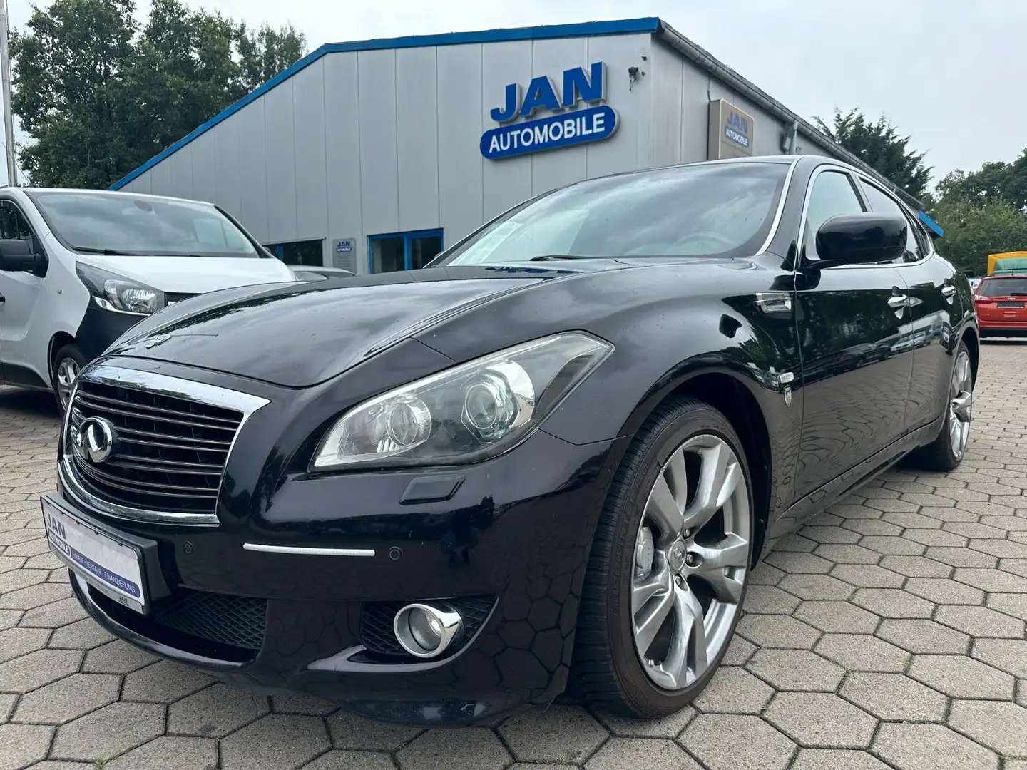 Infiniti Q70 3.0 d S Sitzklima Leder Xenon Чорний - 1