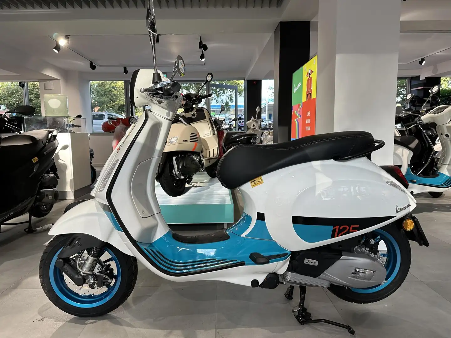 Vespa Primavera 125 E5 VIBE WHITE - 1