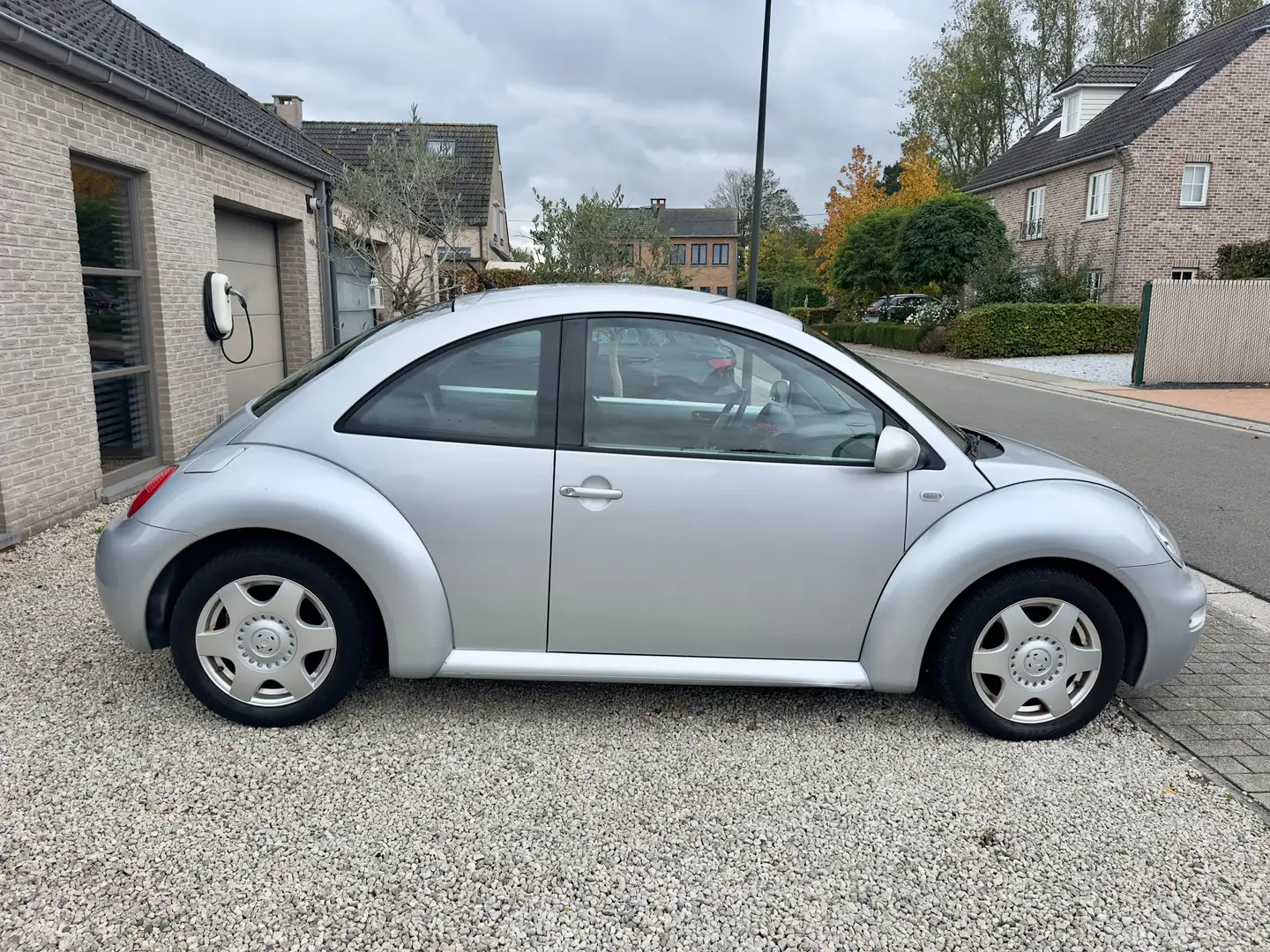 Volkswagen New Beetle New Beetle 1.9 TDI Zilver - 2