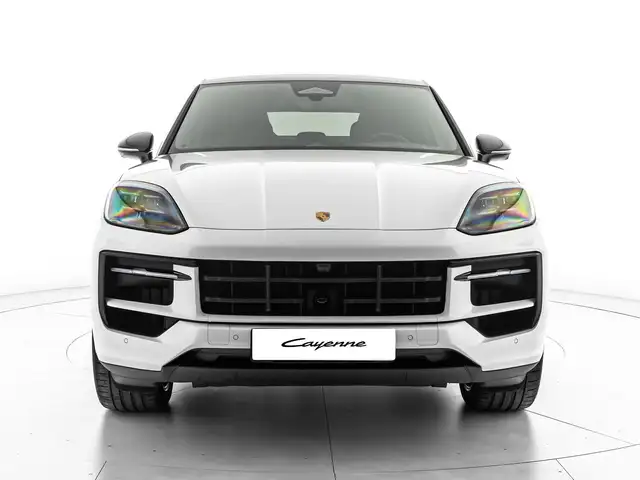 Porsche Cayenne view 4