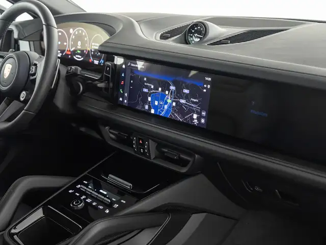 Porsche Cayenne view 13