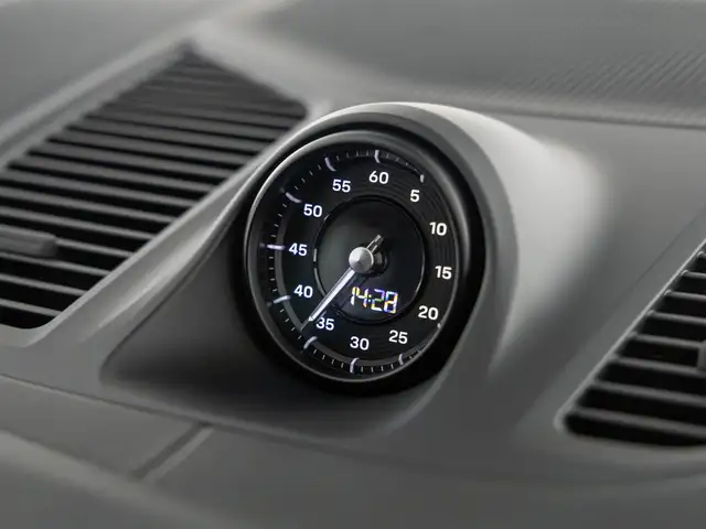 Porsche Cayenne view 14