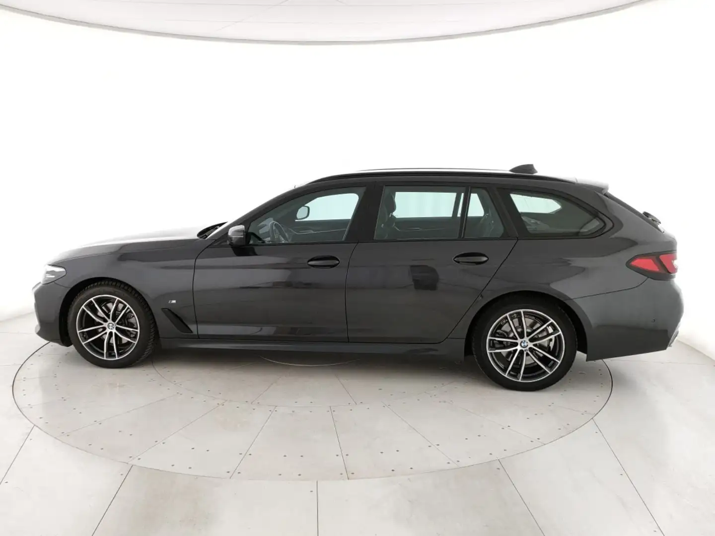 BMW 520 d Touring mhev 48V xdrive Msport auto Grigio - 2