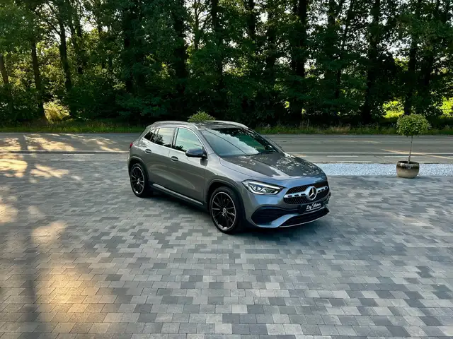 Mercedes-Benz GLA 200 AMG LINE