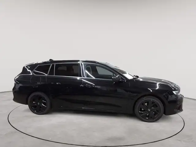 Opel Astra view 3