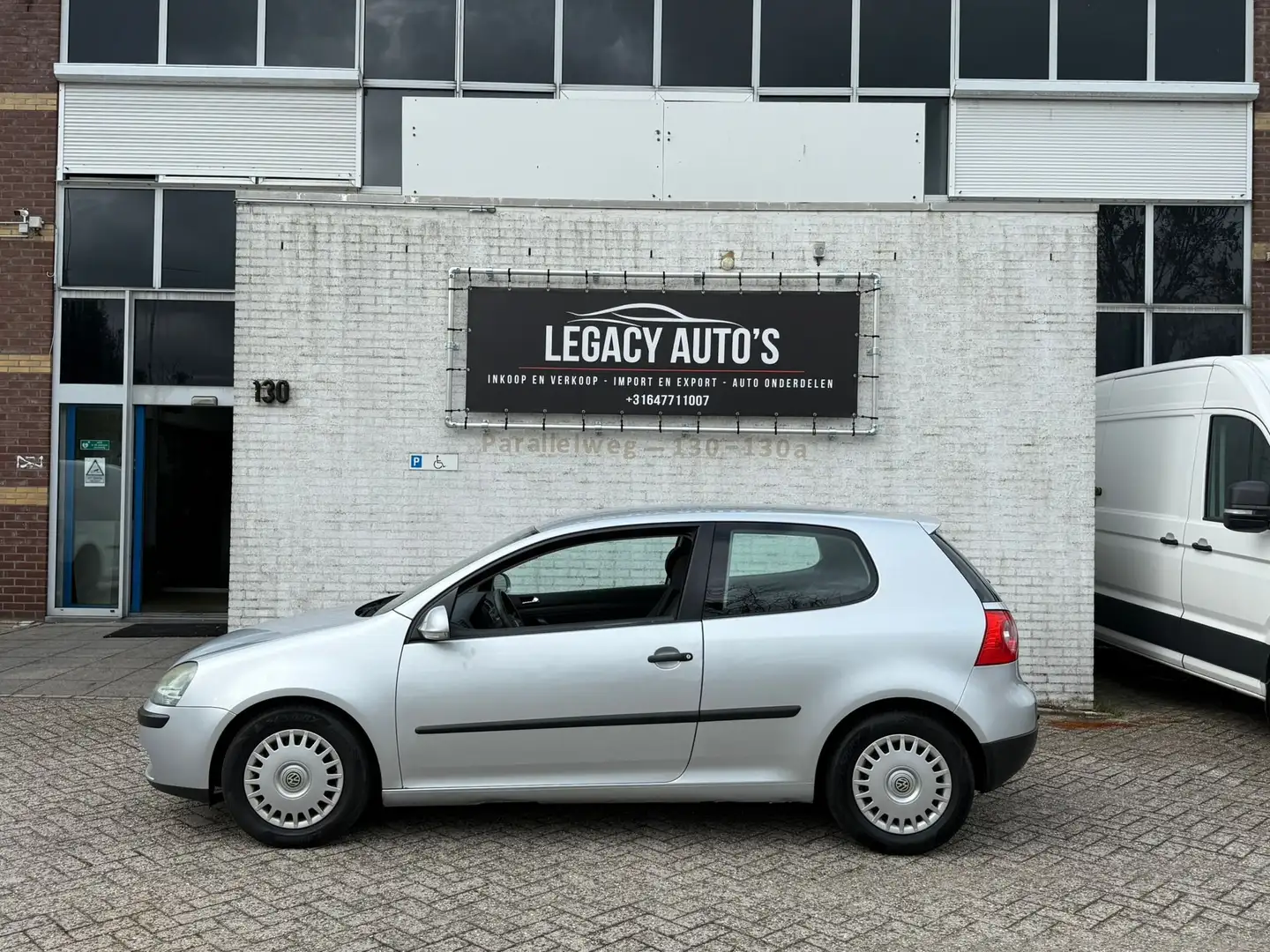 Volkswagen Golf 1.6 FSI Turijn Grijs - 2