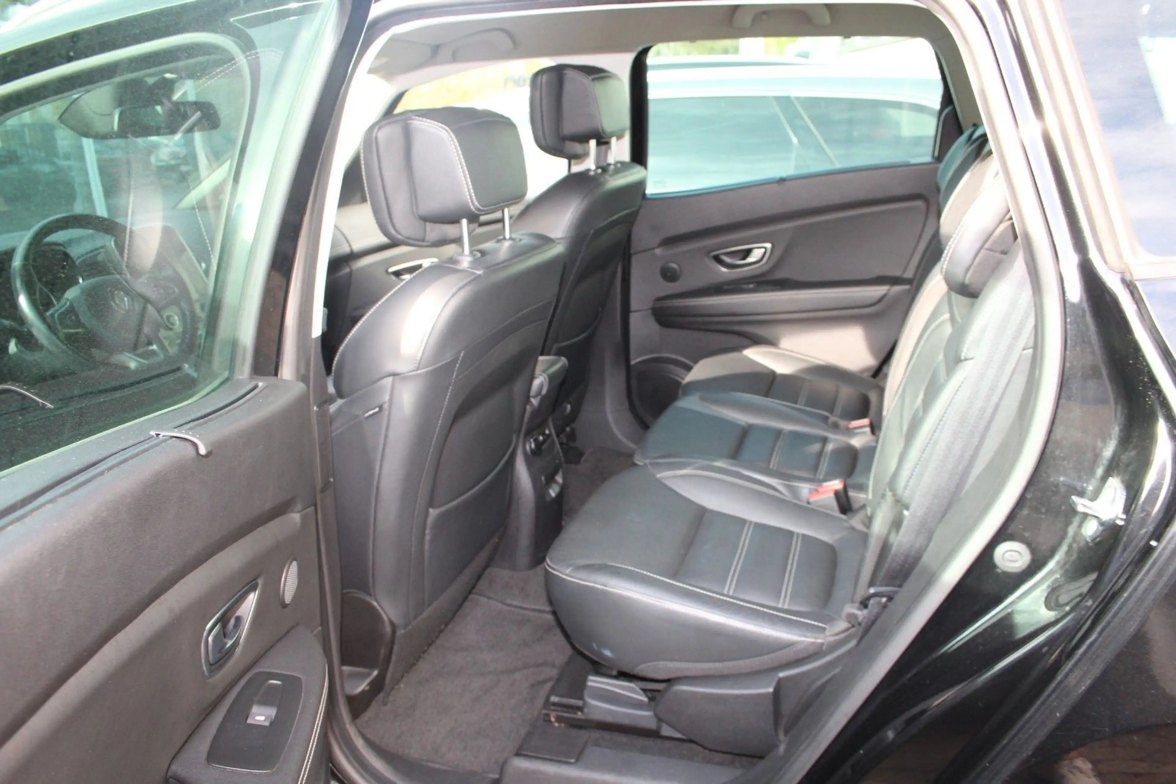 Renault Grand Scenic EXECUTIVE TCe 160 EDC 7-Sitzer — photo 9