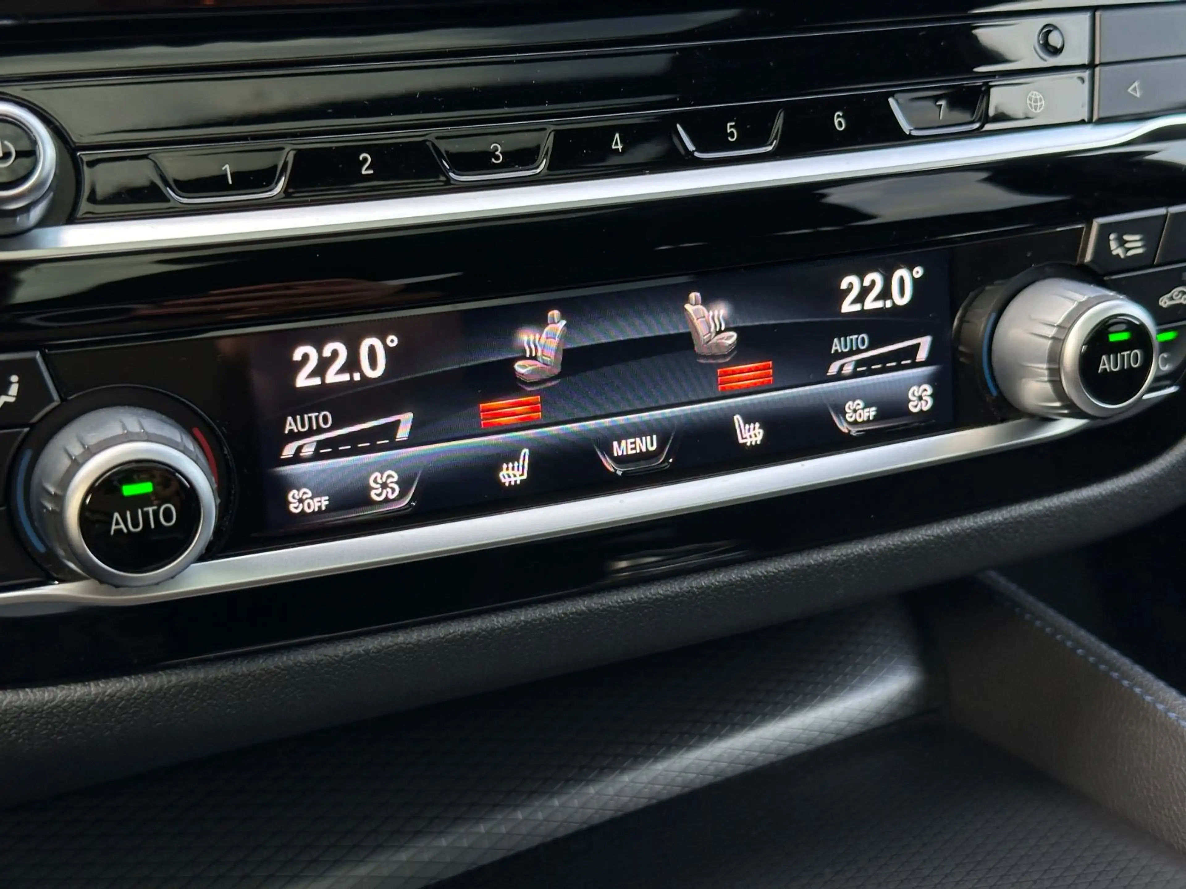 BMW 520 d T M Sport Pano Kamera AHK Head Up Harman K — photo 34