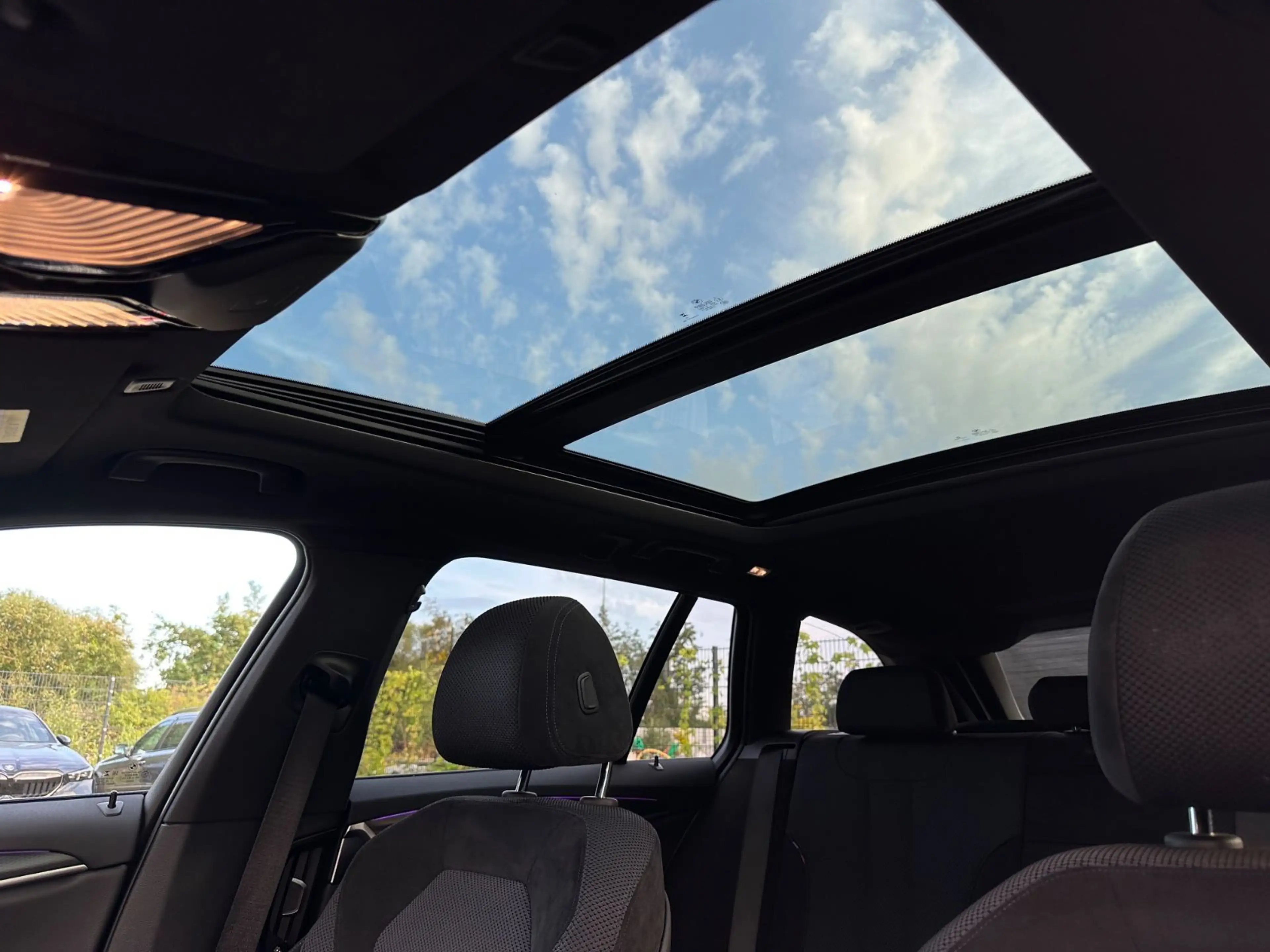 BMW 520 d T M Sport Pano Kamera AHK Head Up Harman K — photo 12