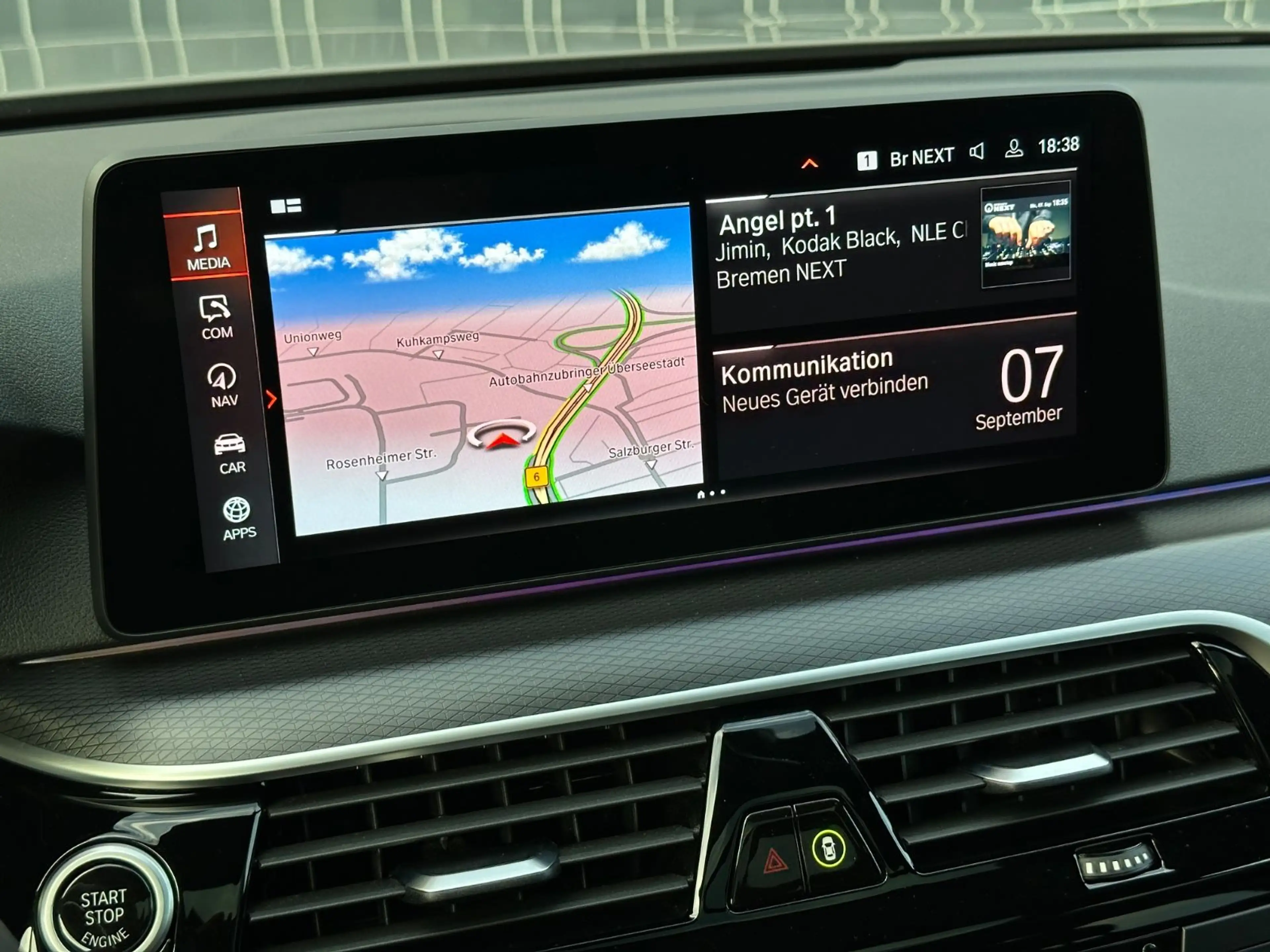 BMW 520 d T M Sport Pano Kamera AHK Head Up Harman K — photo 17