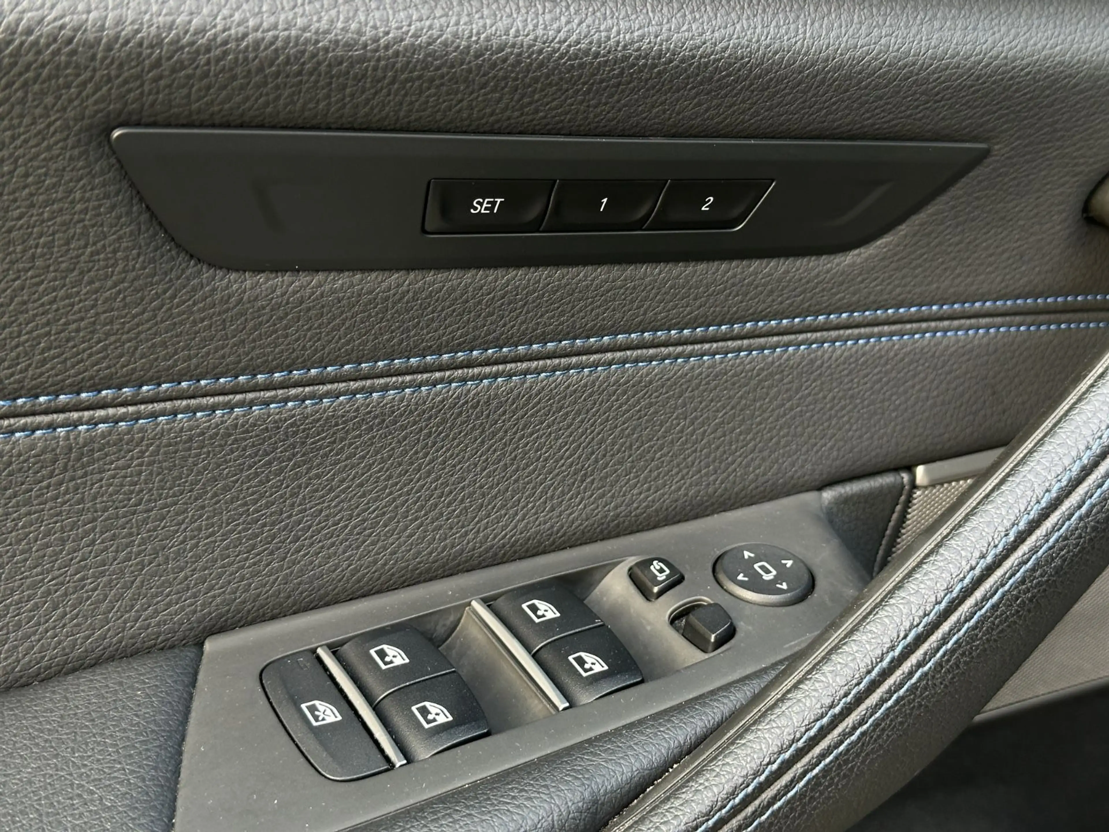 BMW 520 d T M Sport Pano Kamera AHK Head Up Harman K — photo 37
