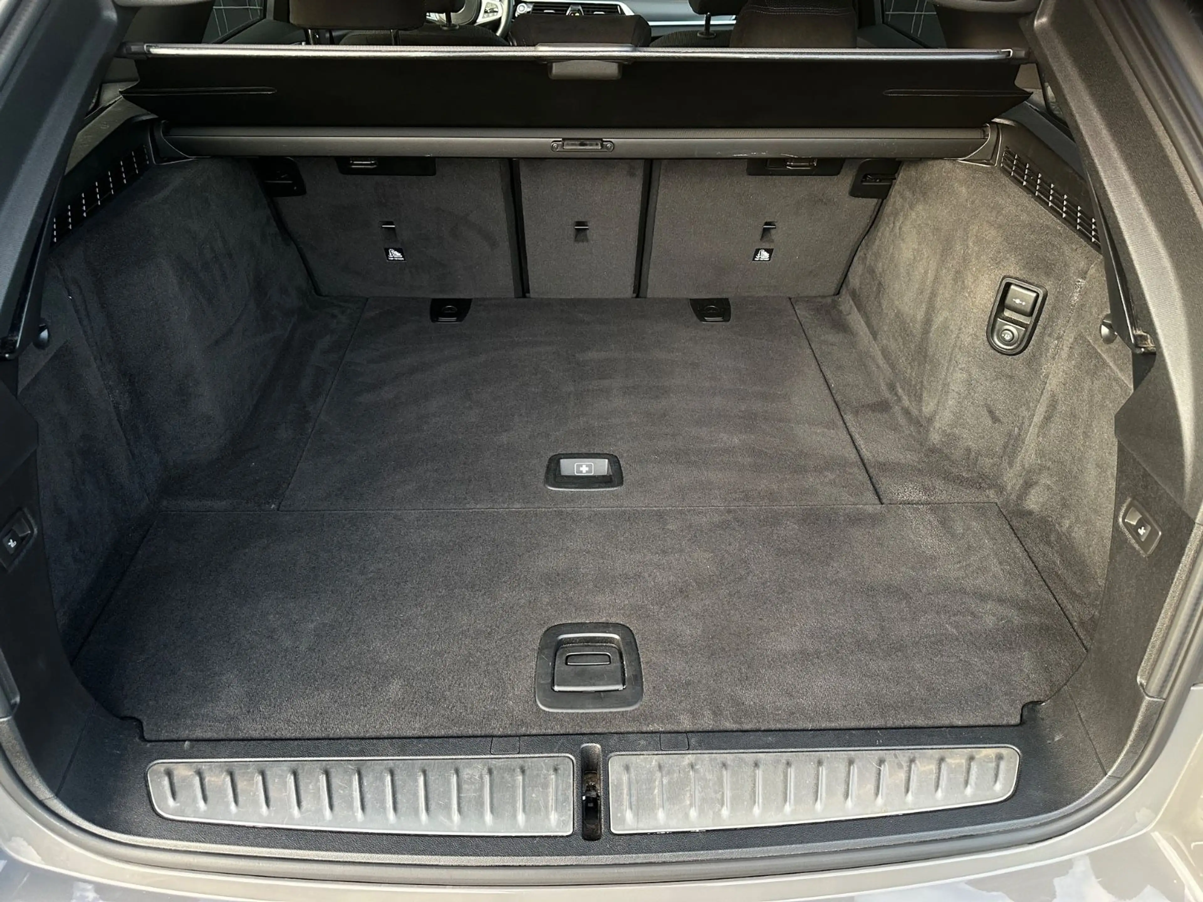 BMW 520 d T M Sport Pano Kamera AHK Head Up Harman K — photo 47