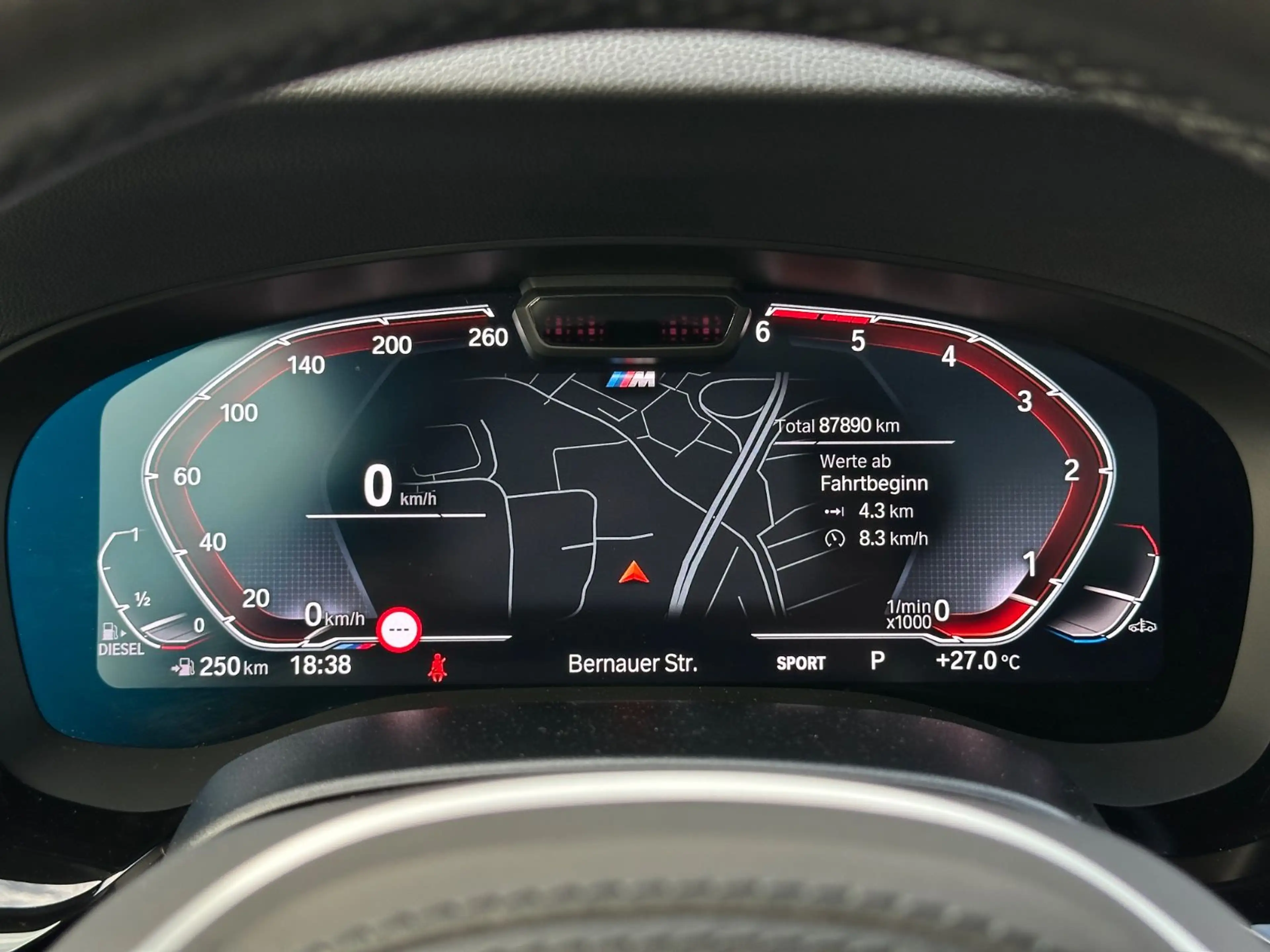 BMW 520 d T M Sport Pano Kamera AHK Head Up Harman K — photo 16