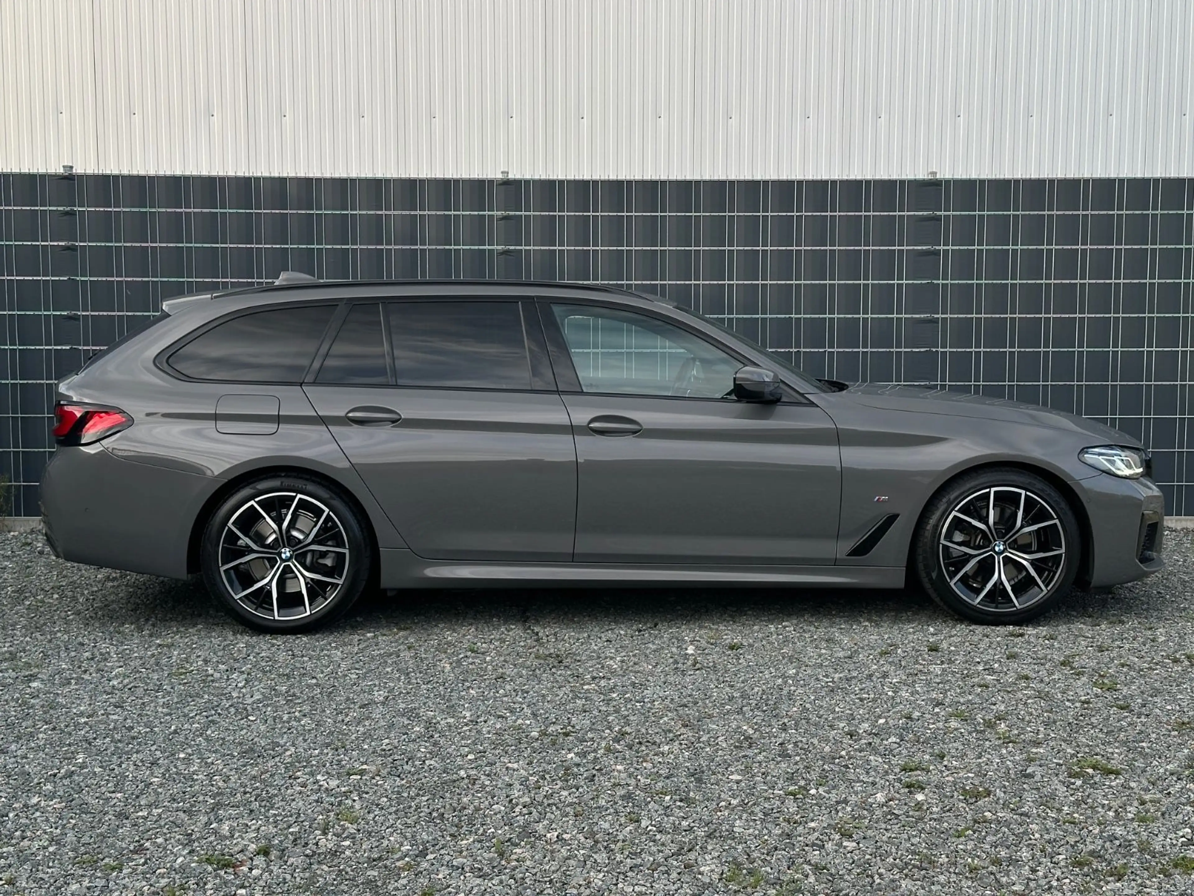 BMW 520 d T M Sport Pano Kamera AHK Head Up Harman K — photo 6