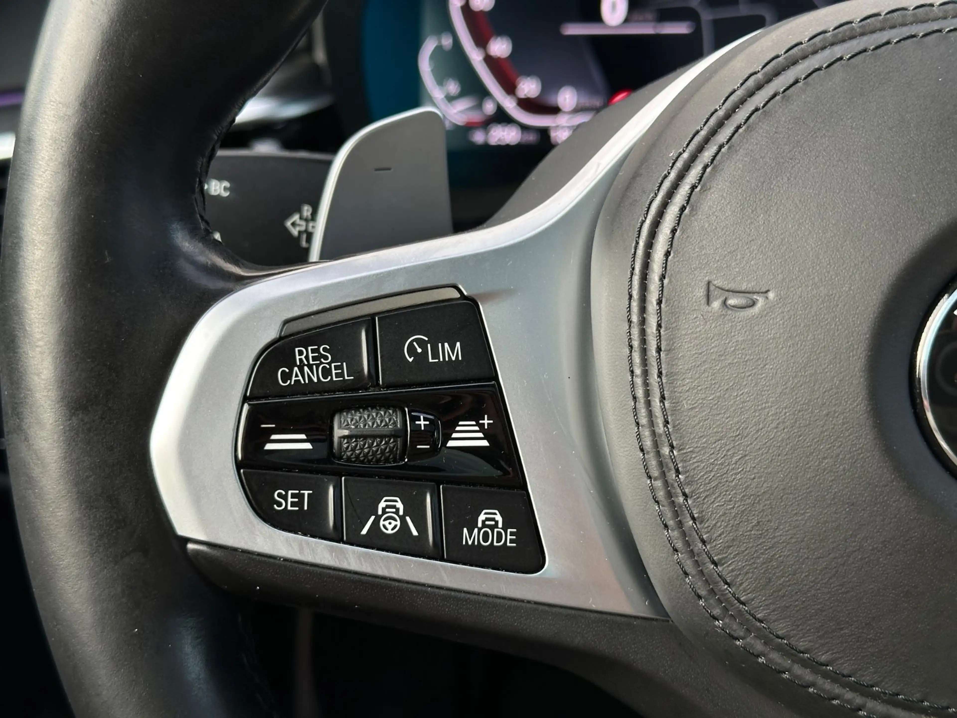 BMW 520 d T M Sport Pano Kamera AHK Head Up Harman K — photo 20