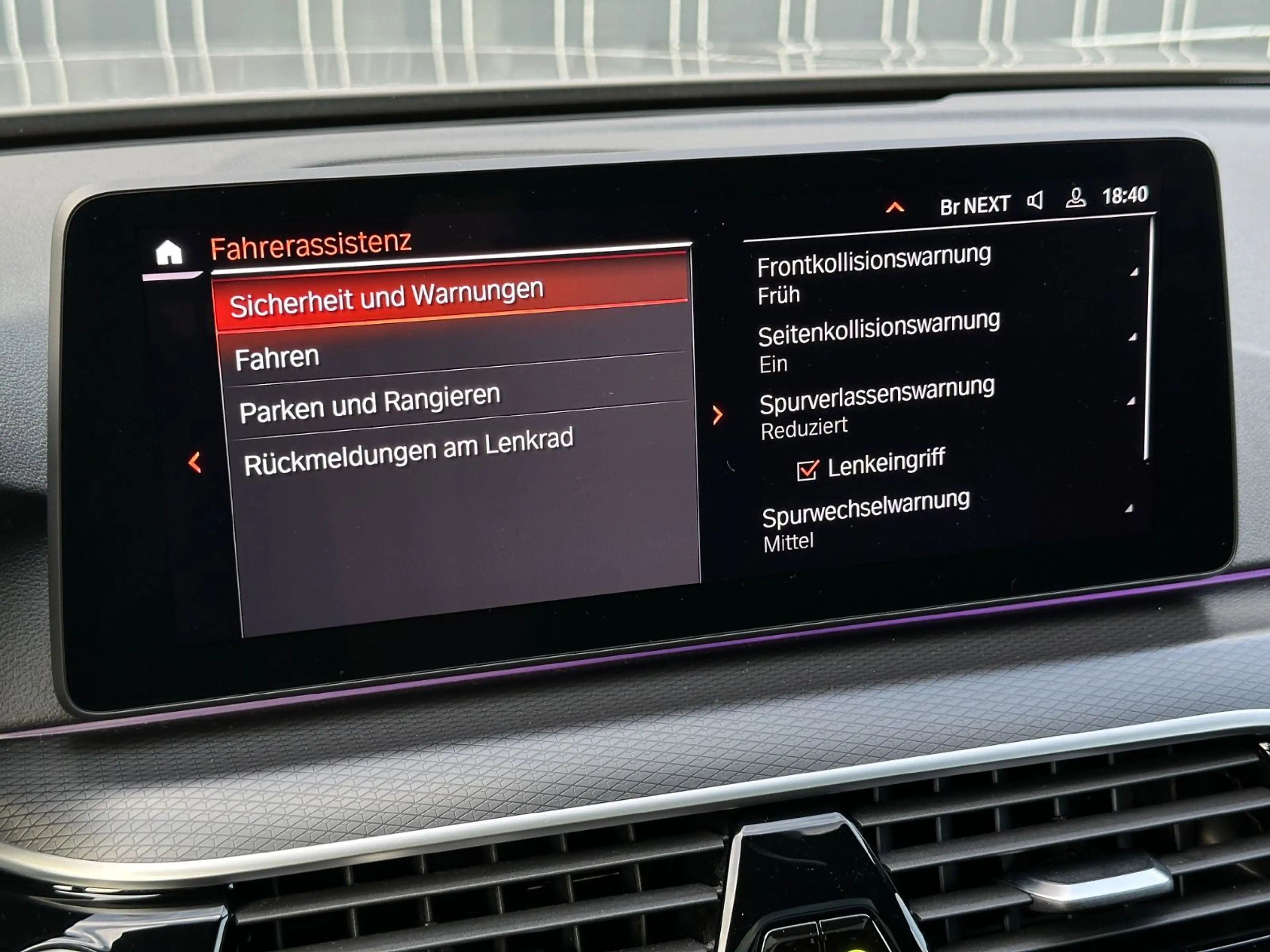 BMW 520 d T M Sport Pano Kamera AHK Head Up Harman K — photo 29