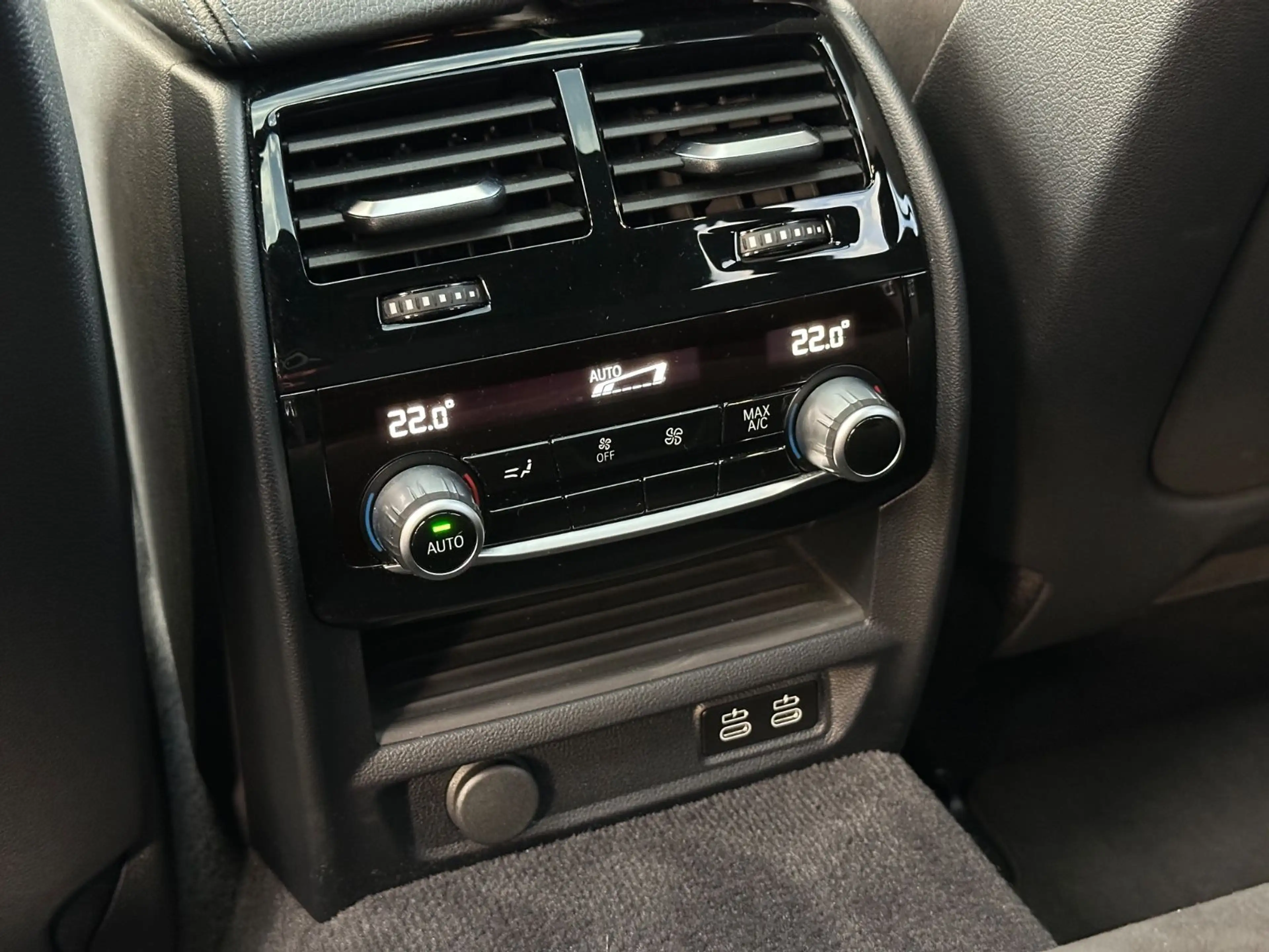 BMW 520 d T M Sport Pano Kamera AHK Head Up Harman K — photo 38