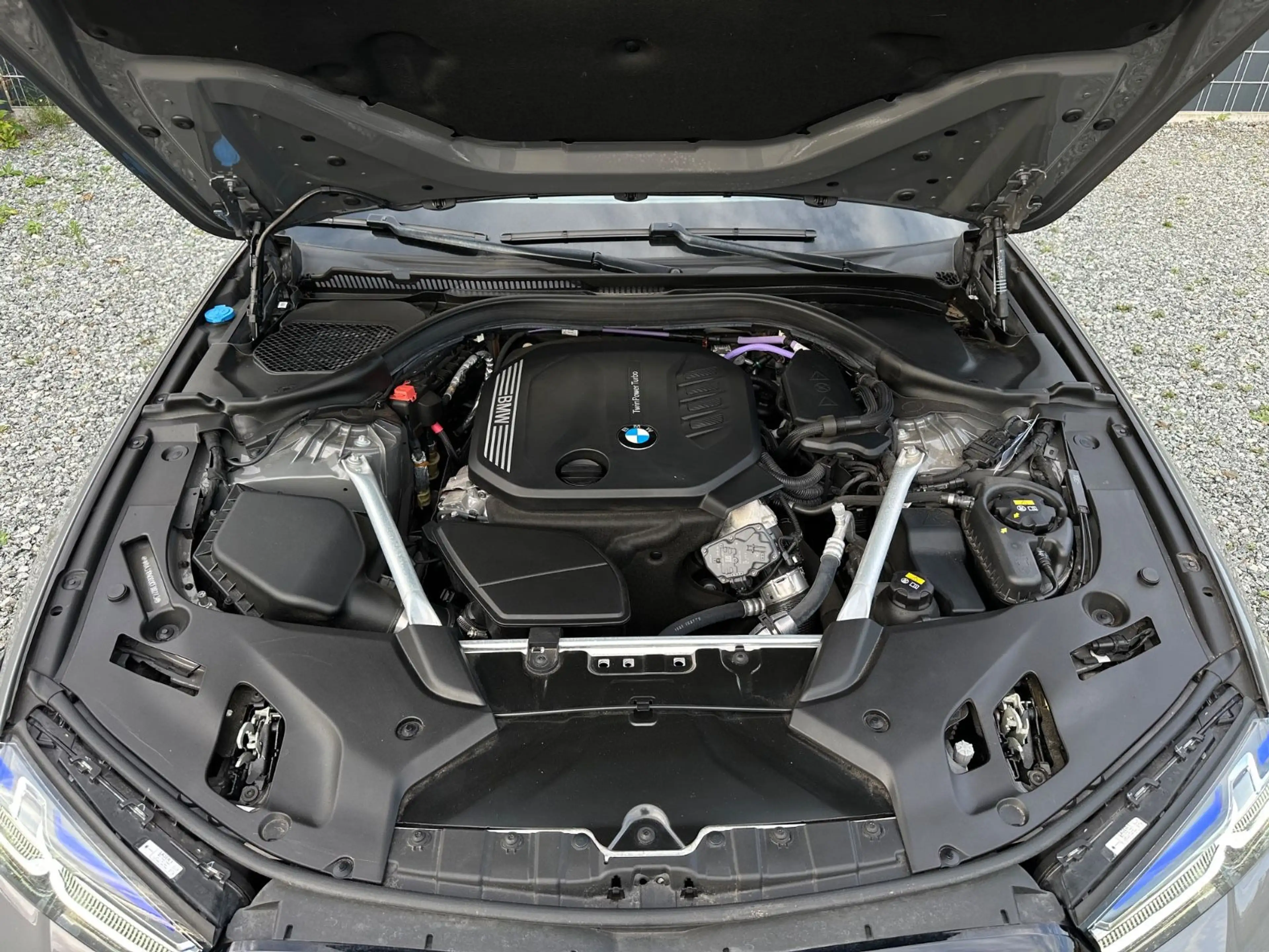 BMW 520 d T M Sport Pano Kamera AHK Head Up Harman K — photo 48