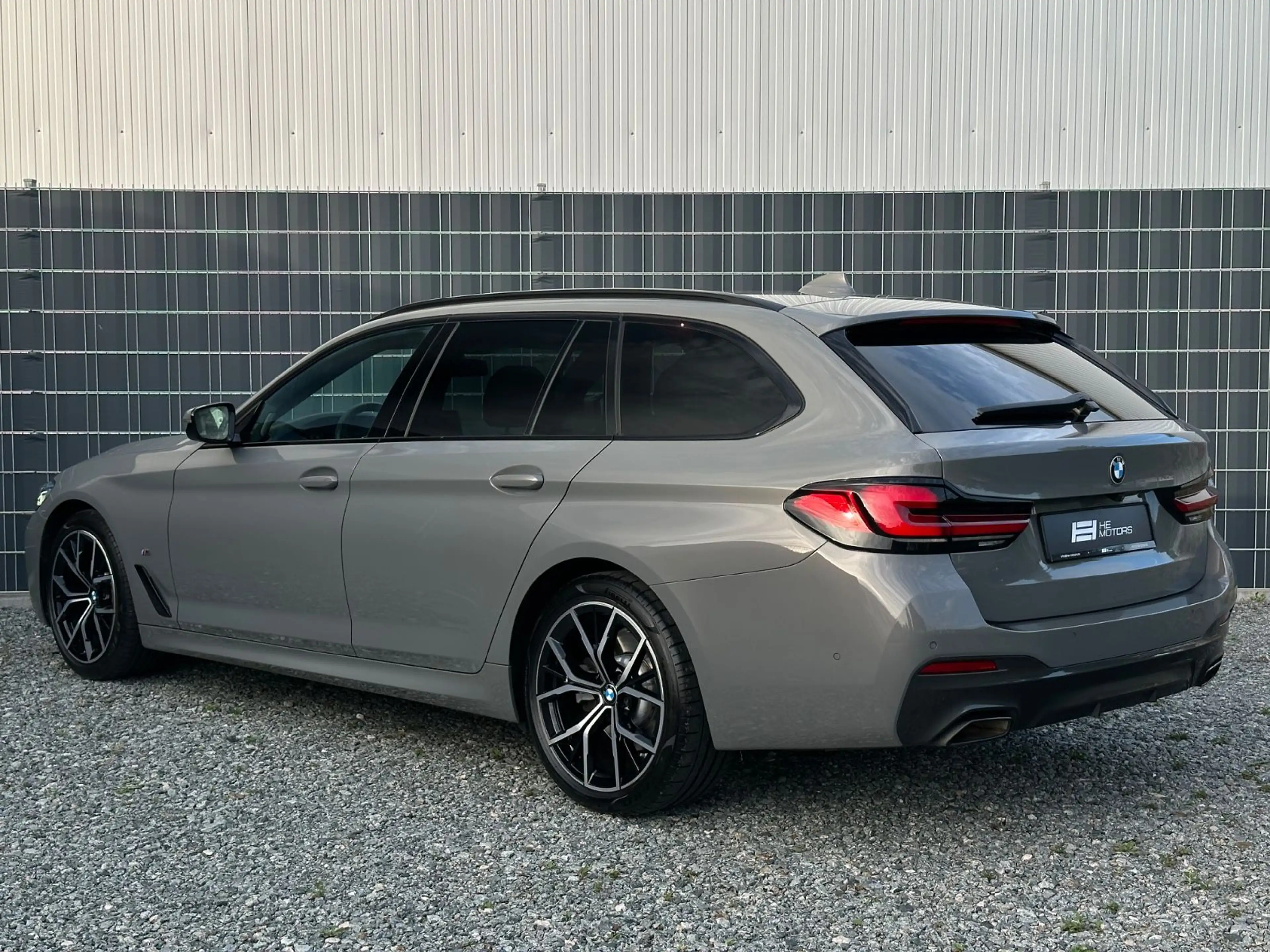 BMW 520 d T M Sport Pano Kamera AHK Head Up Harman K — photo 3