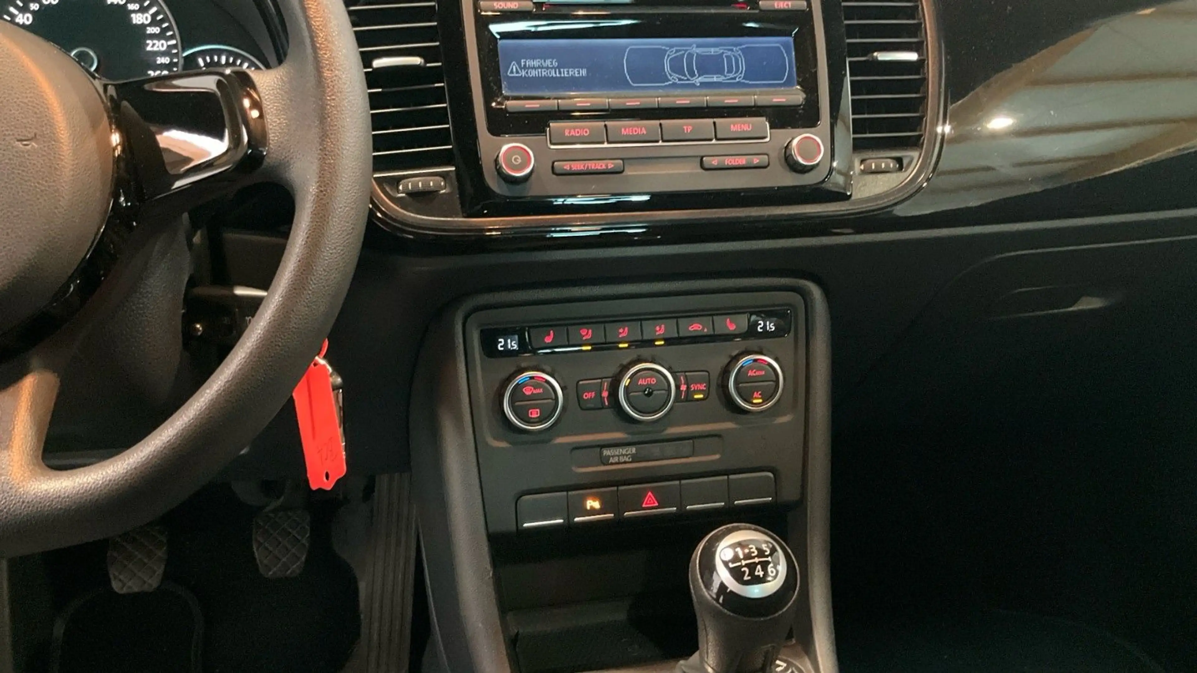 Volkswagen Beetle 1.2 TSI Coupe/Klima/Tempomat/PDC/2.Hand — photo 9