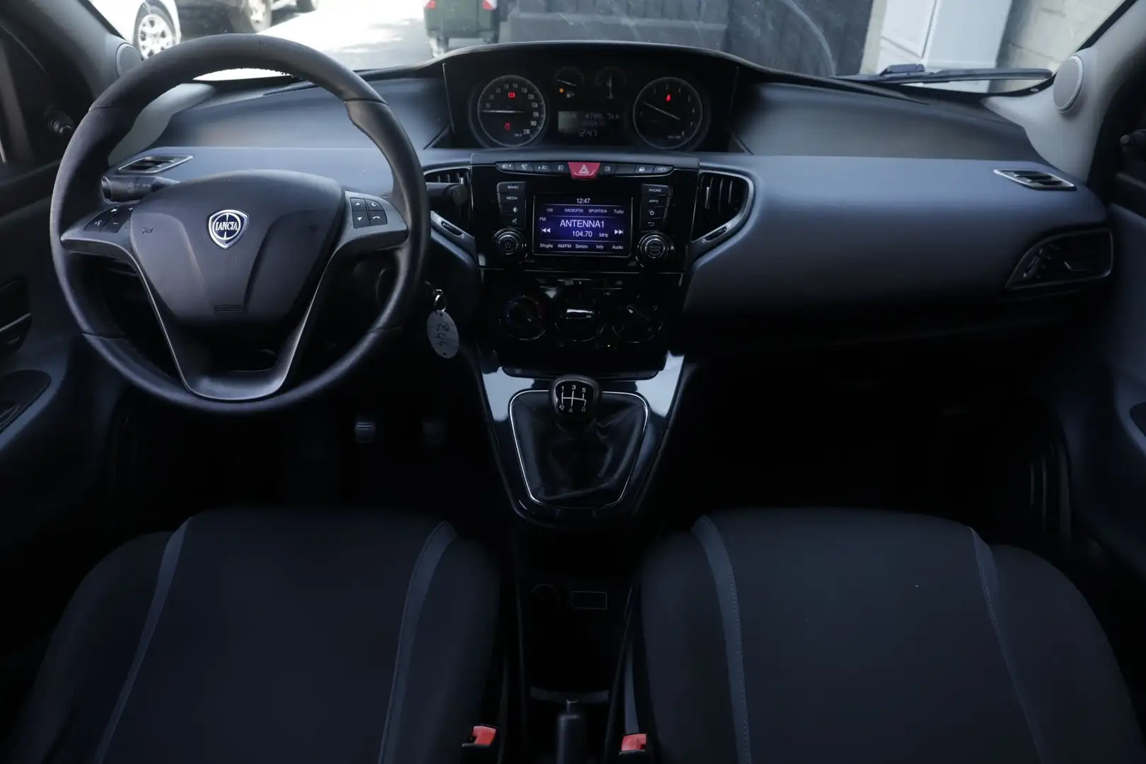 Lancia Ypsilon Lancia Ypsilon 1.2 69 CV 5 porte Platinum Unicopr Silver - 2
